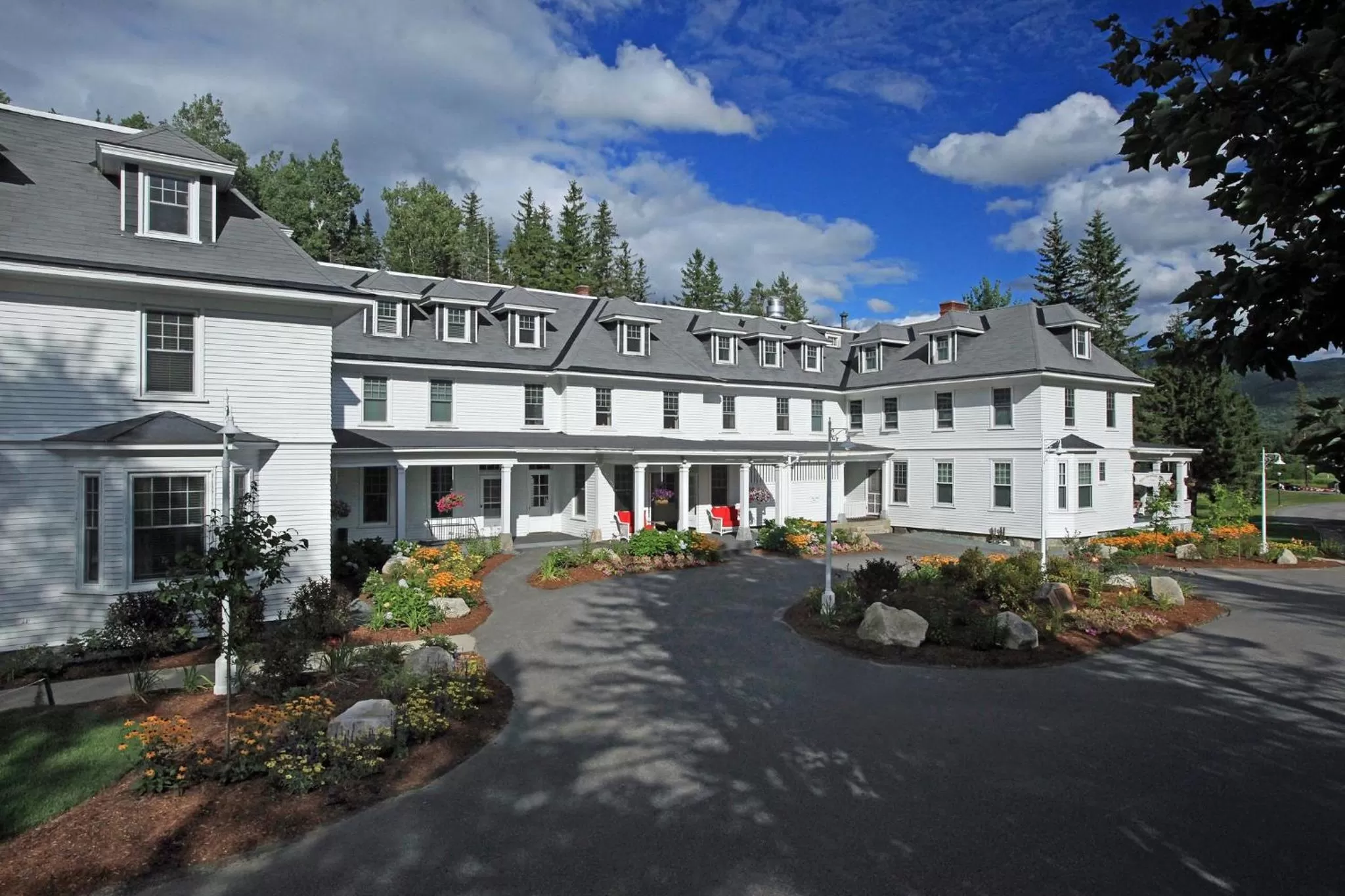 Property building in Omni Bretton Arms Inn at Mount Washington Resort