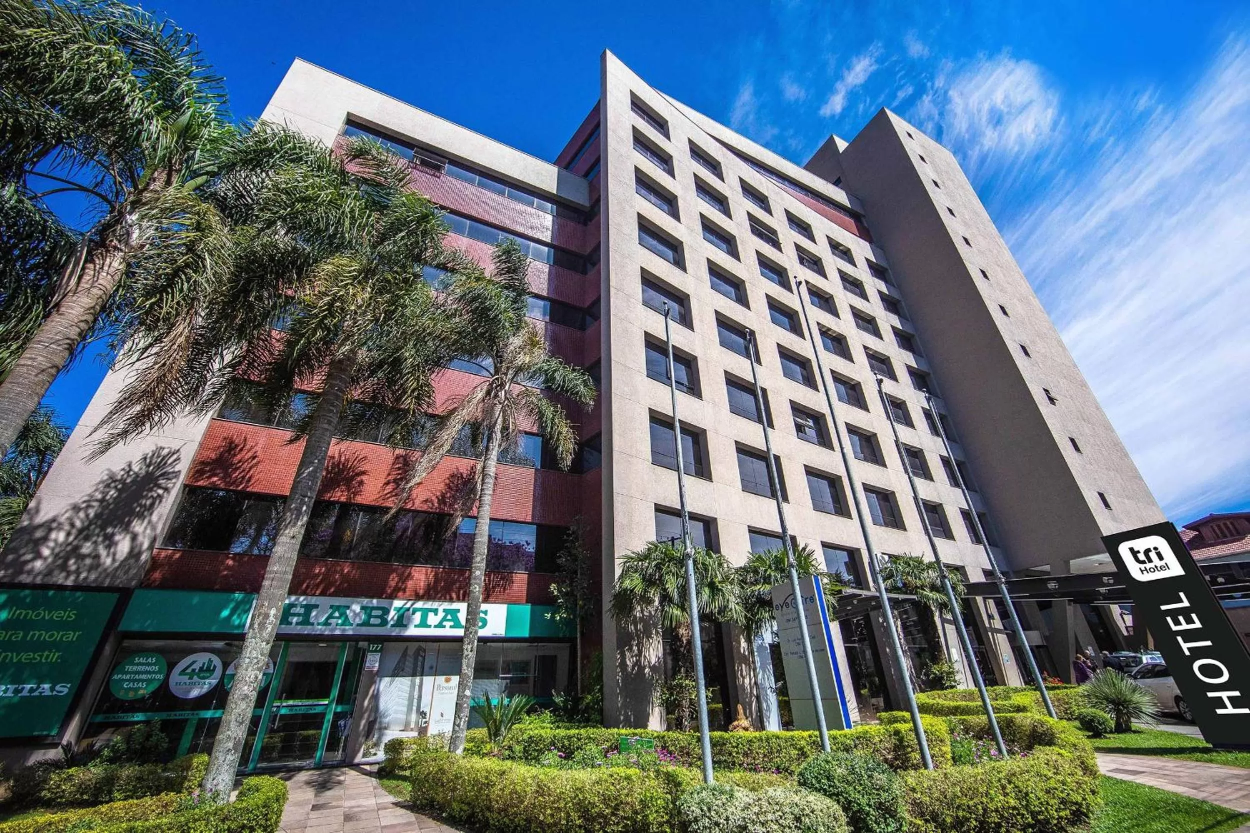 Property building in Tri Hotel Executive Caxias