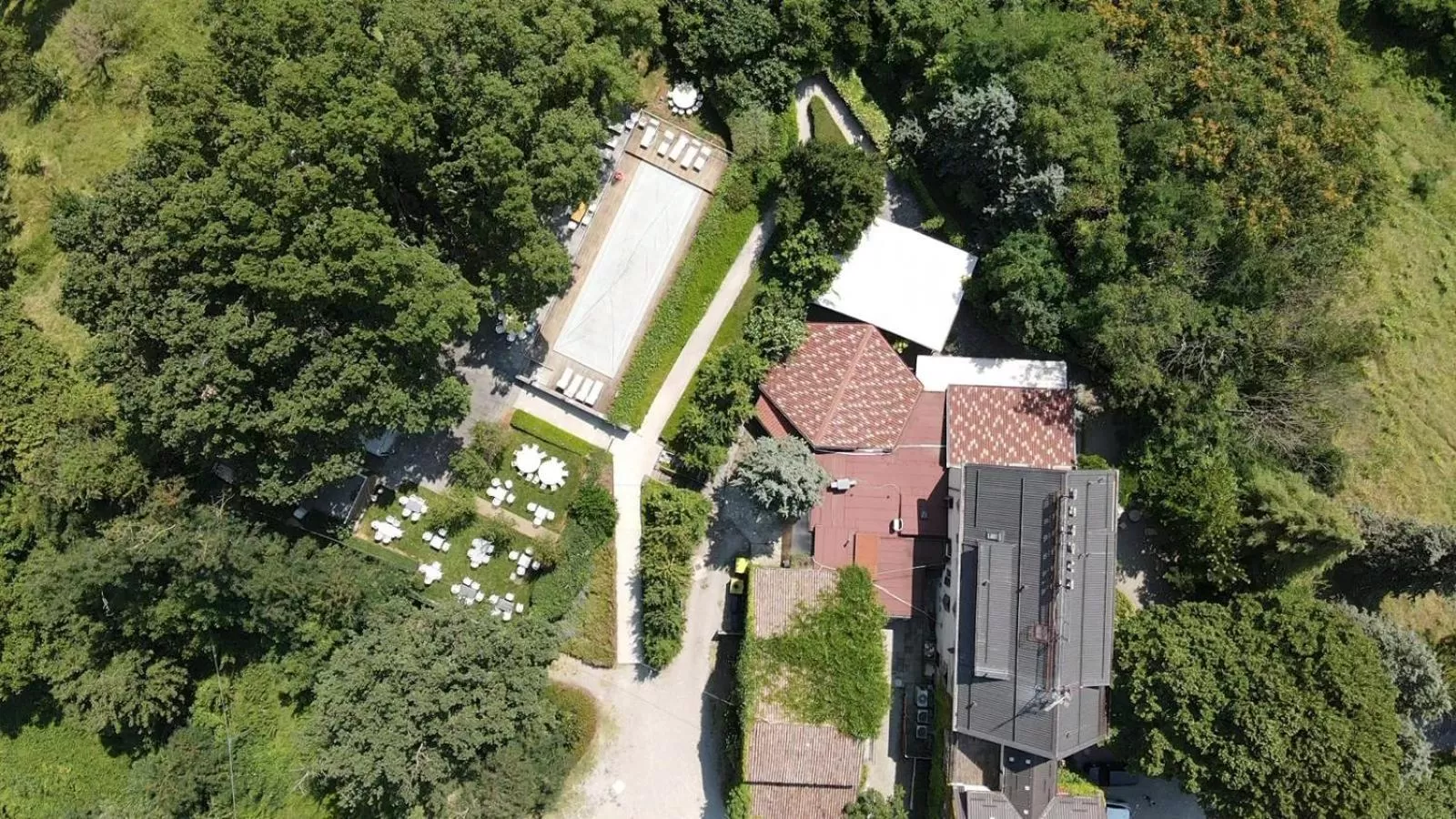 Bird's eye view in Le Querce Hotel