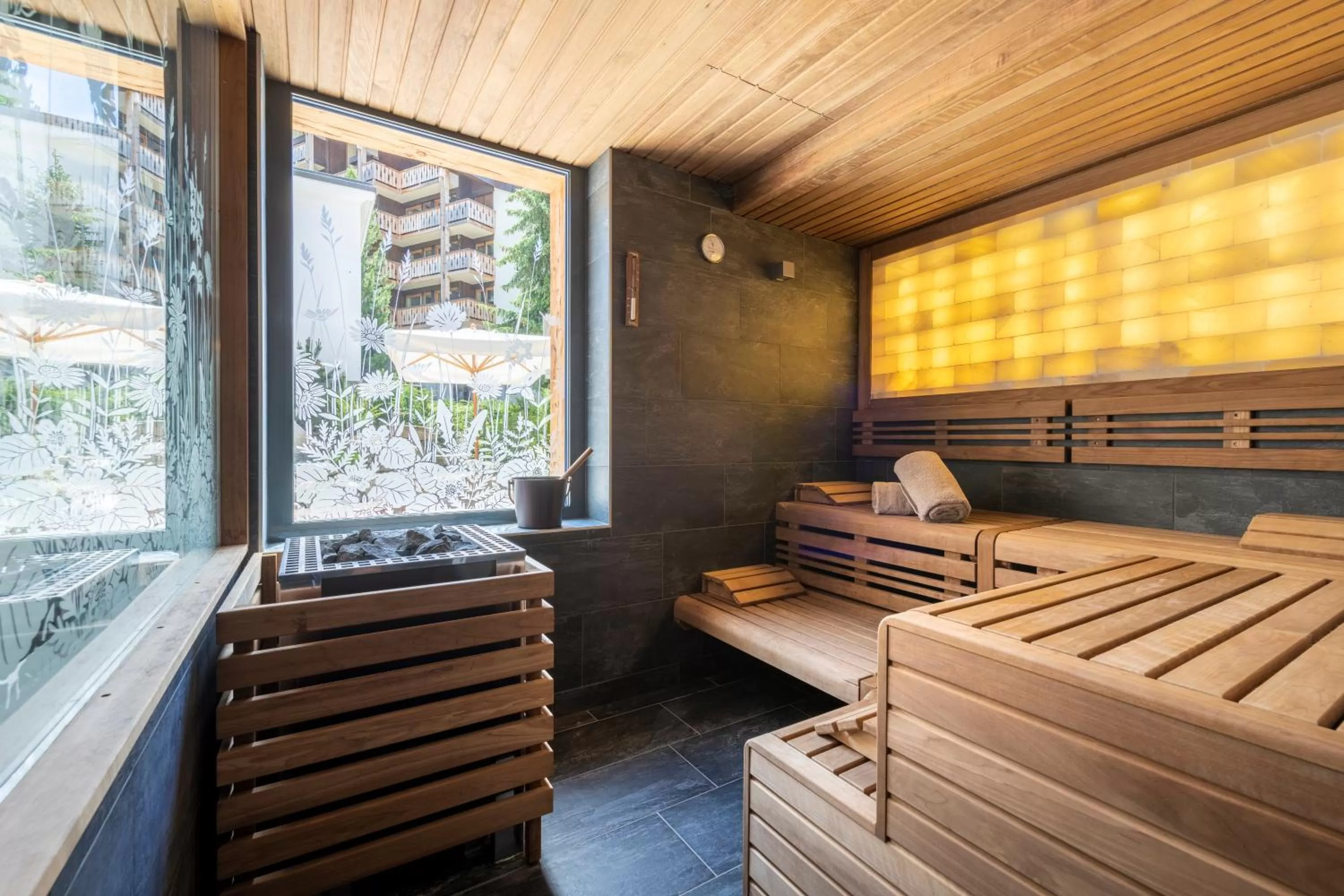 Sauna, Bed in Hôtel de Verbier SUP