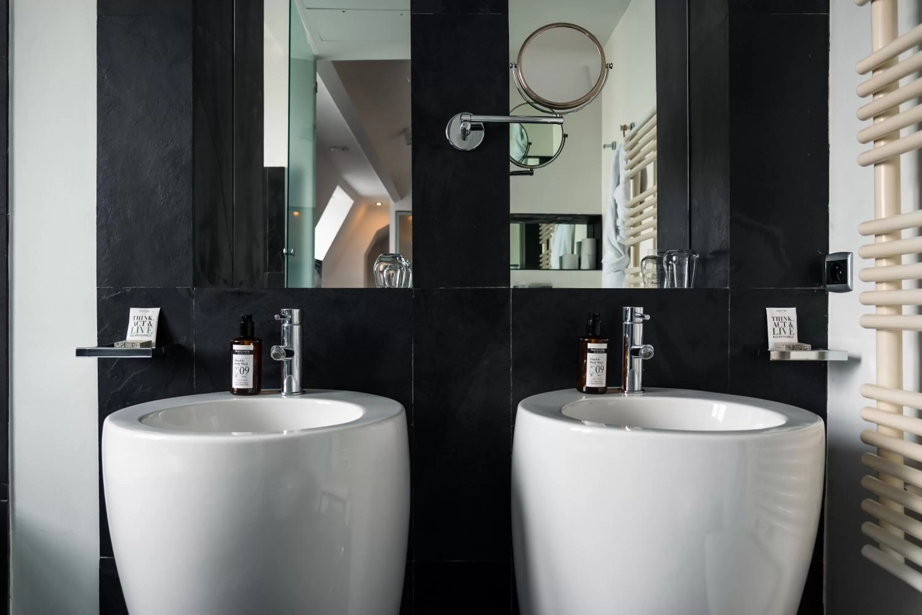 Bathroom in 1K Paris