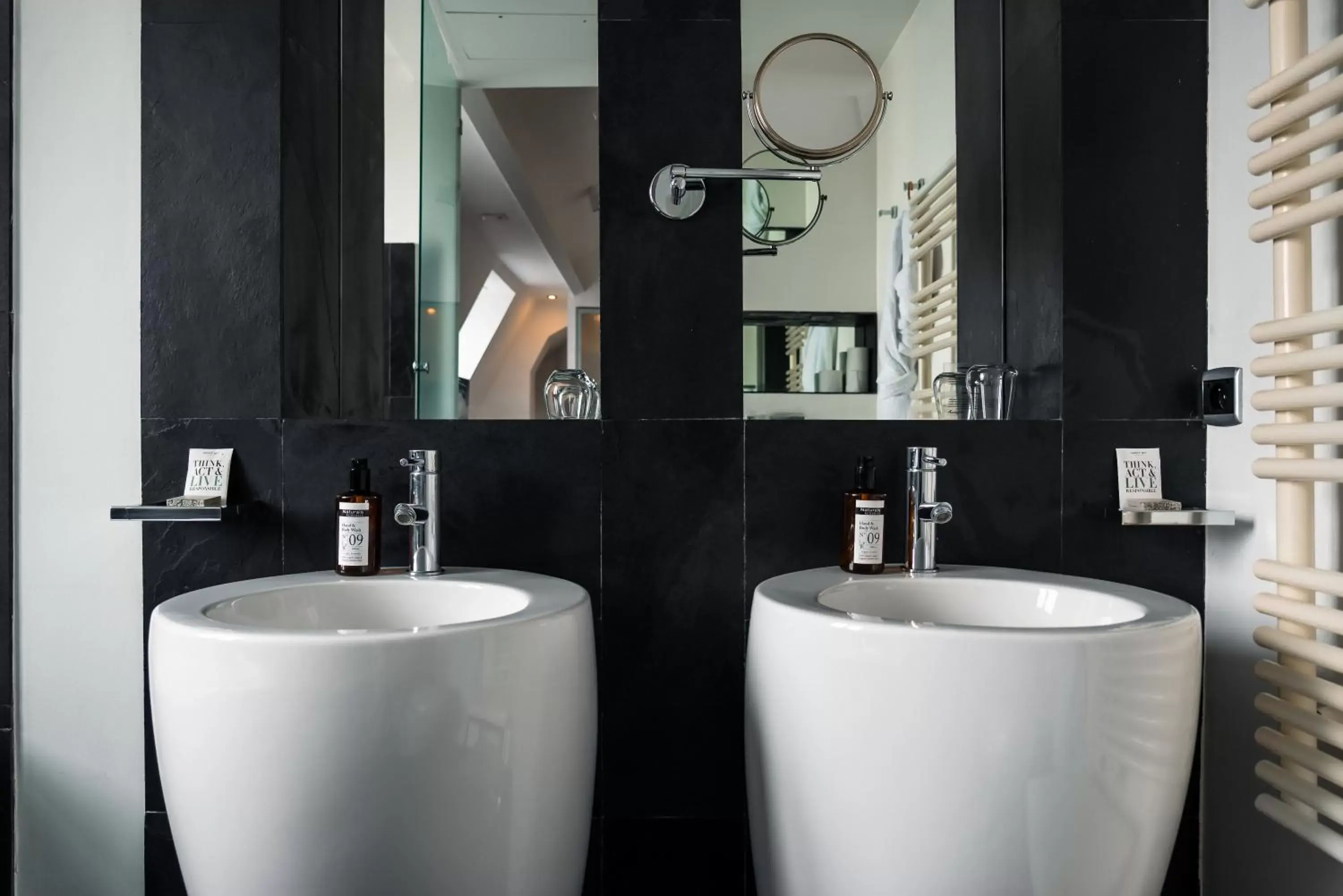 Deluxe L Double Room in 1K Paris Deluxe L Double Room in 1K Paris