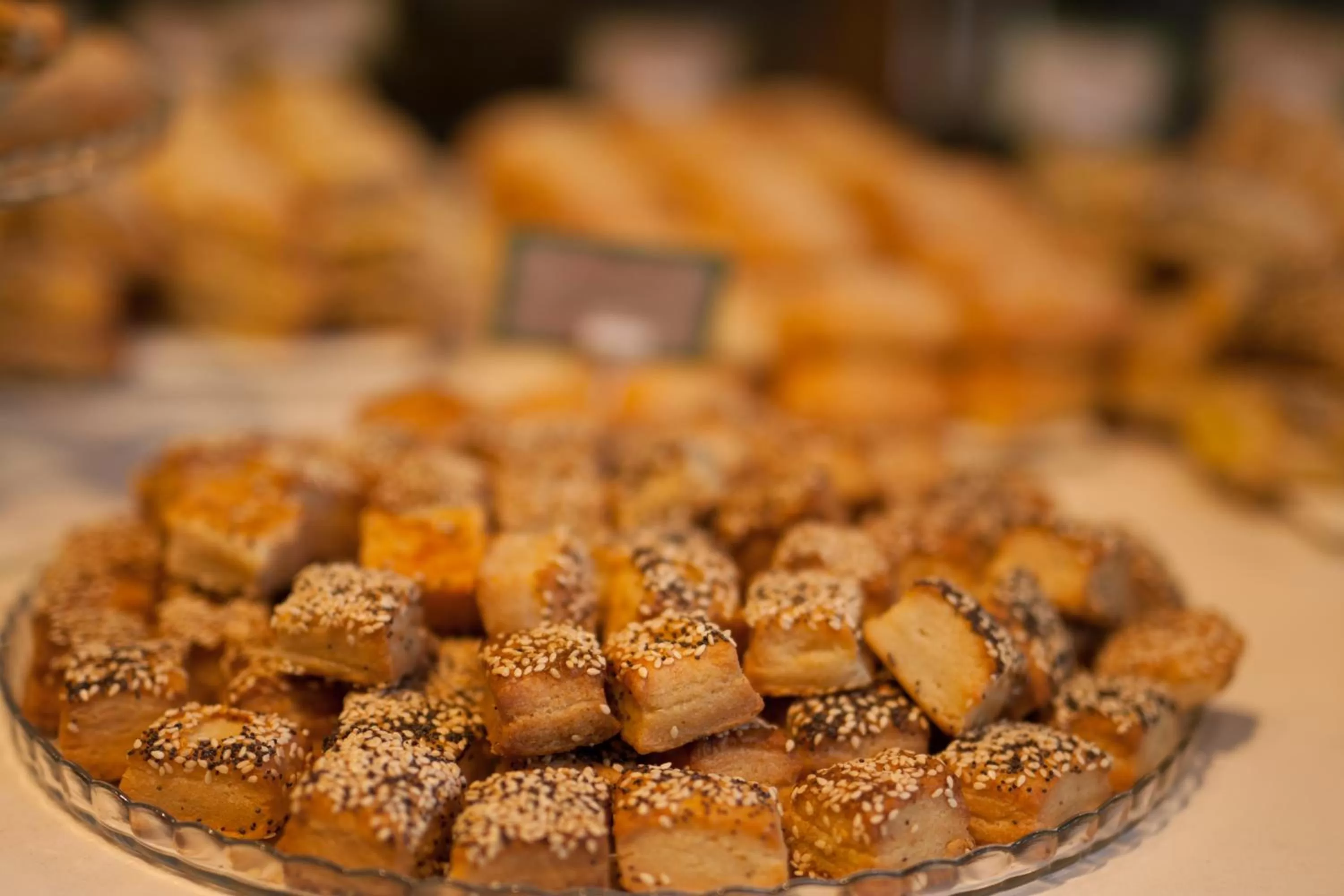 Restaurant/places to eat in Hillel 11 Hotel