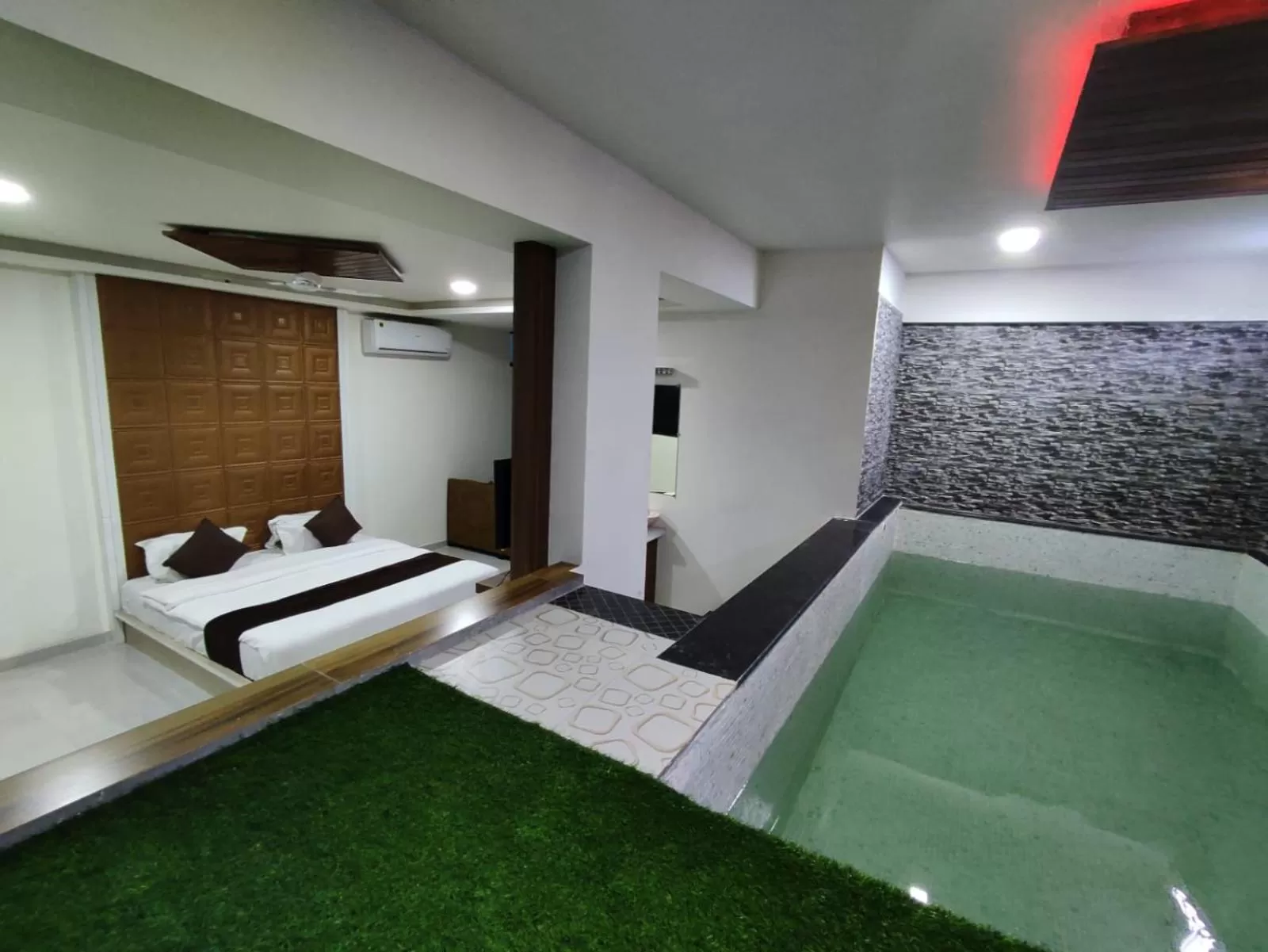 Bedroom, Bed in Hotel Jurkis, Kolhapur