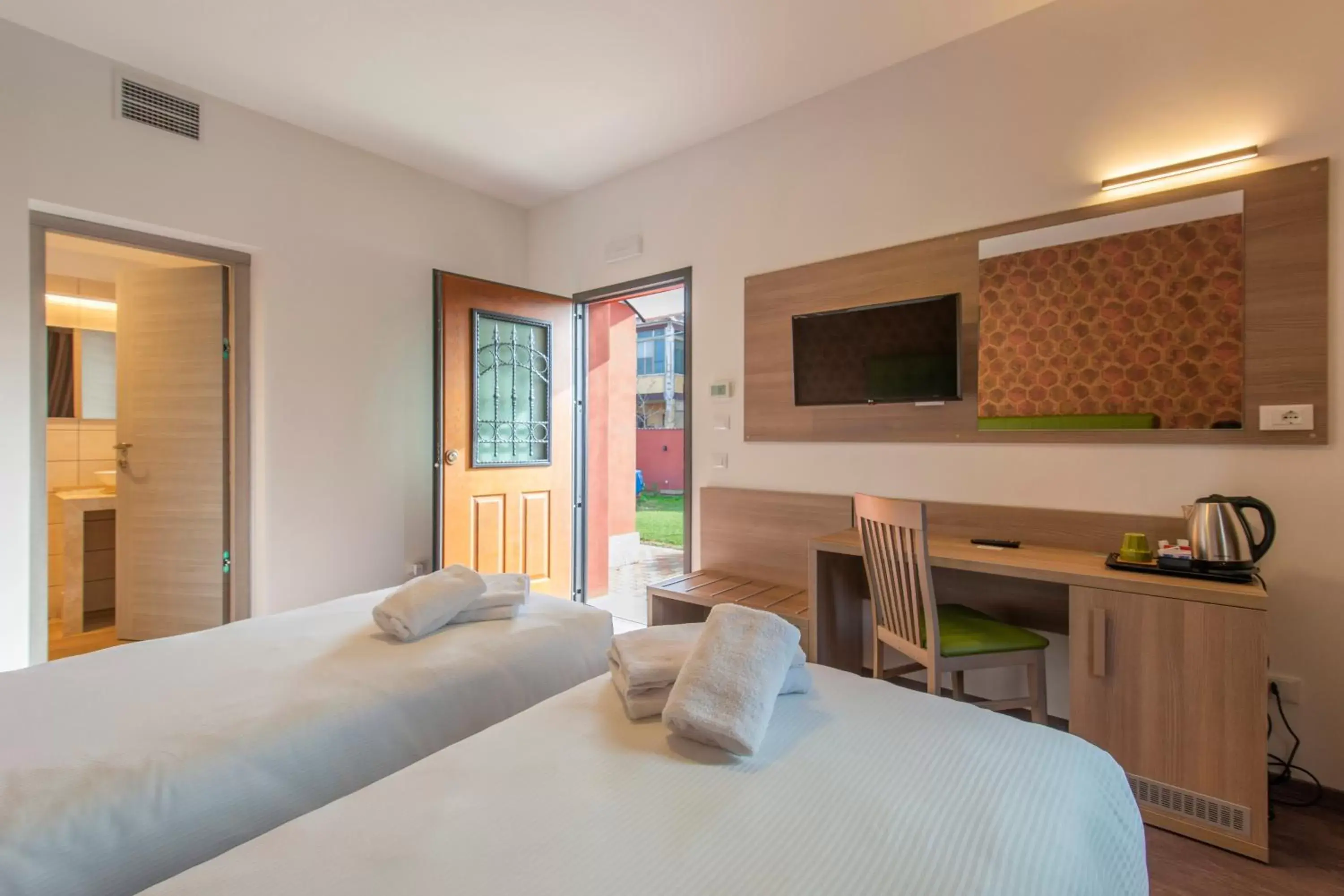 Twin Room in Domus Porto Di Traiano Resort Twin Room in Domus Porto Di Traiano Resort