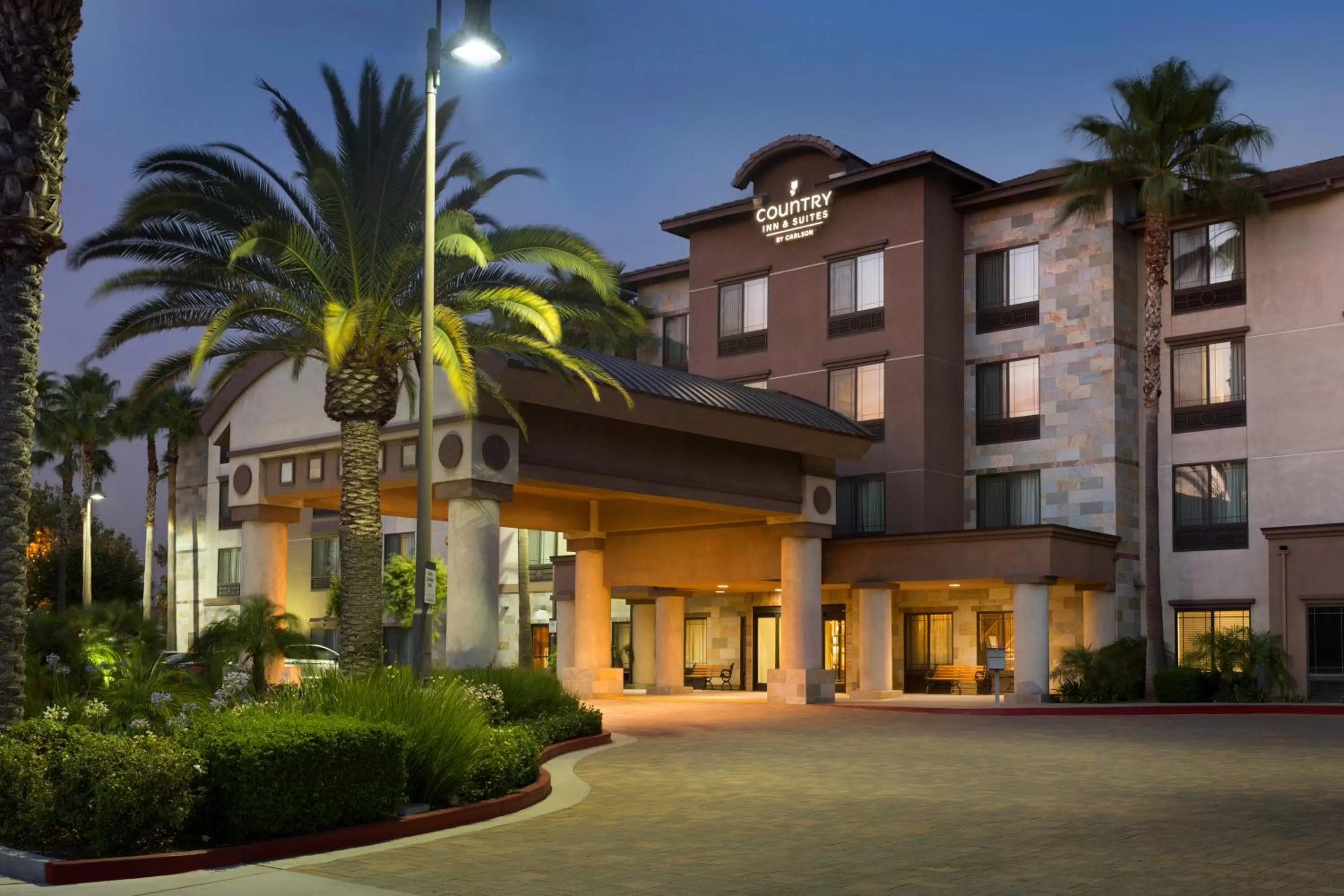 Facade/entrance in Country Inn & Suites by Radisson, Ontario at Ontario Mills, CA