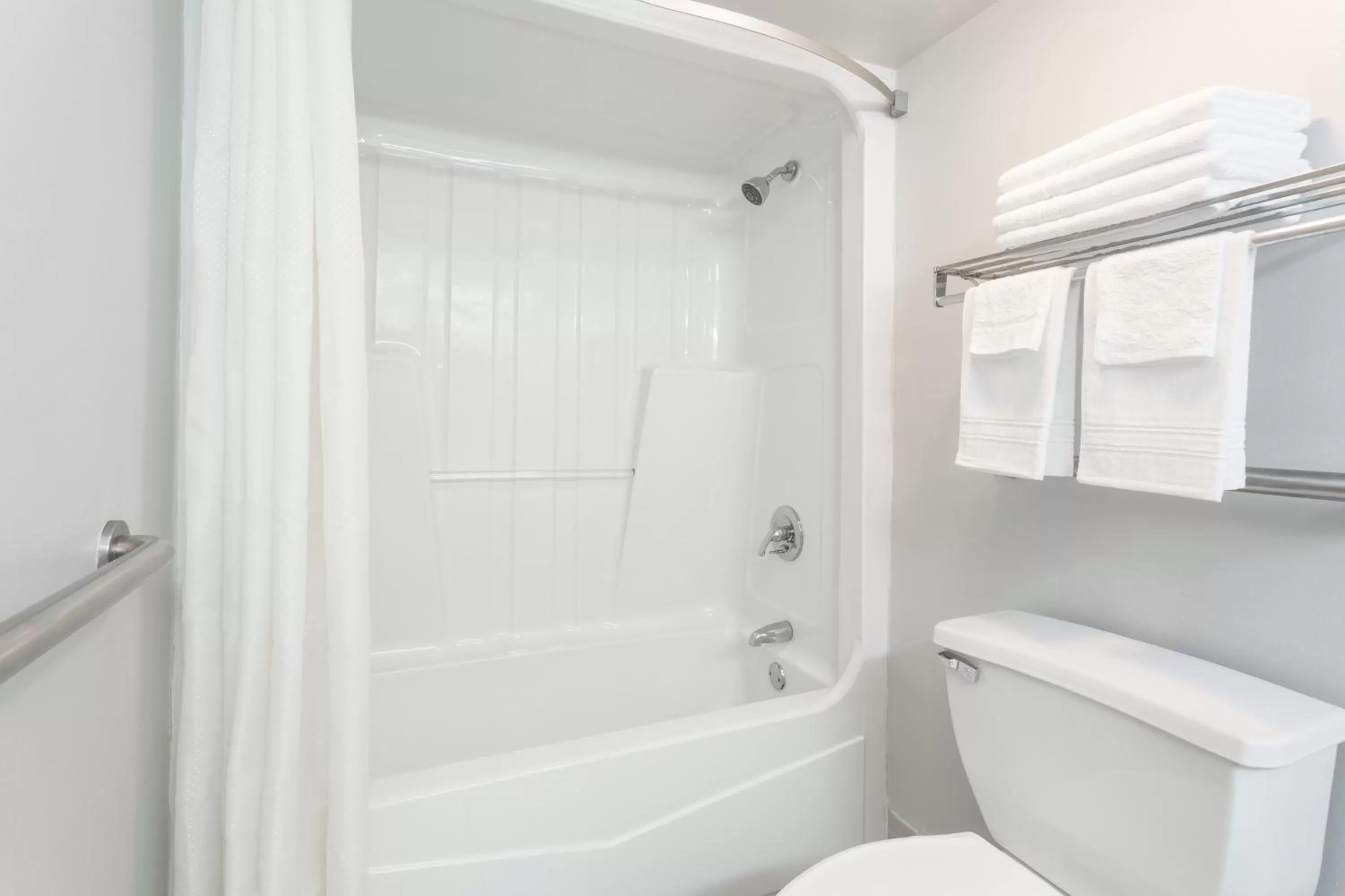 Bathroom in Super 8 by Wyndham Adel GA I-75