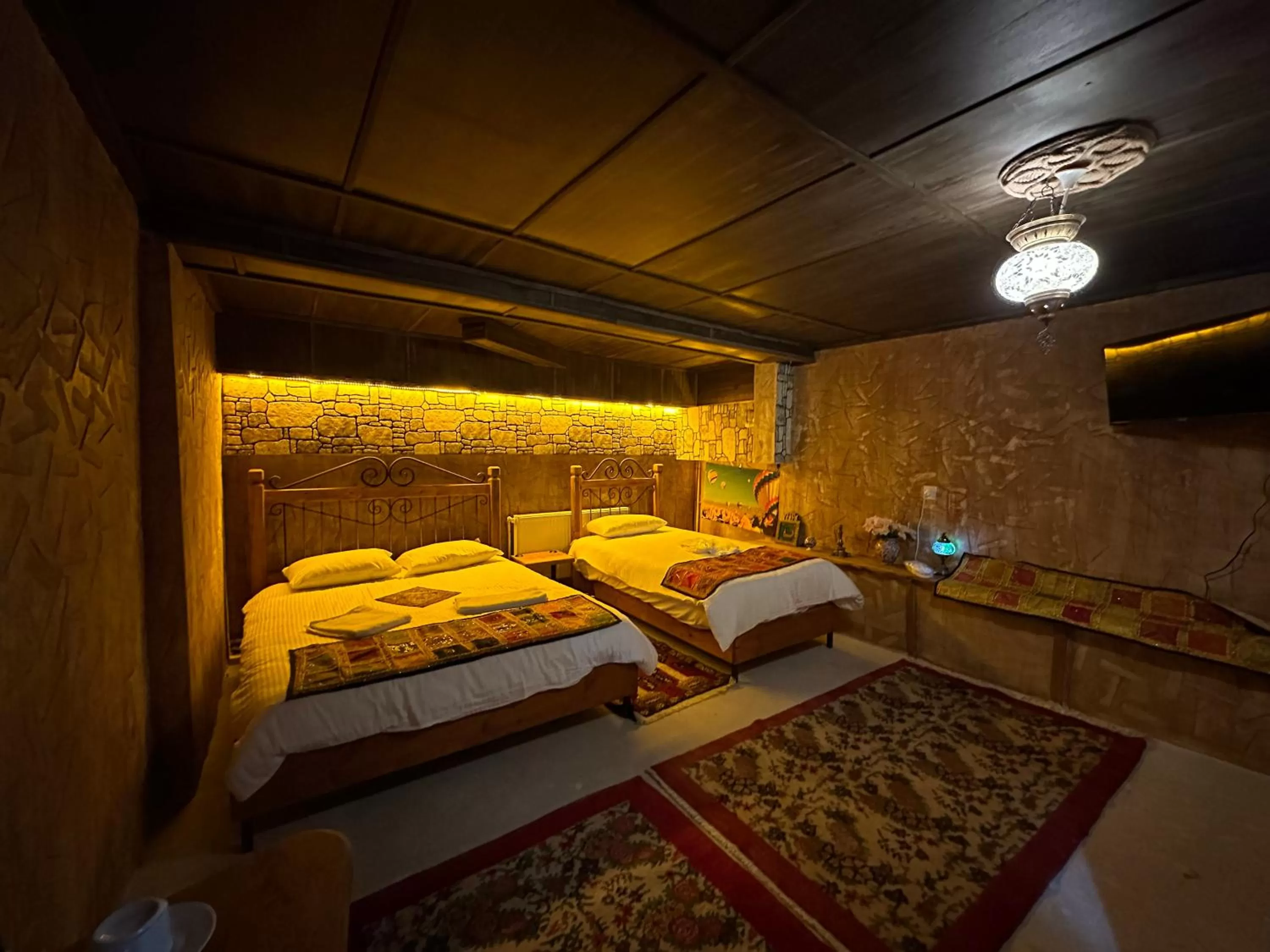 Photo of the whole room, Bed in Atax Cave Hotel
