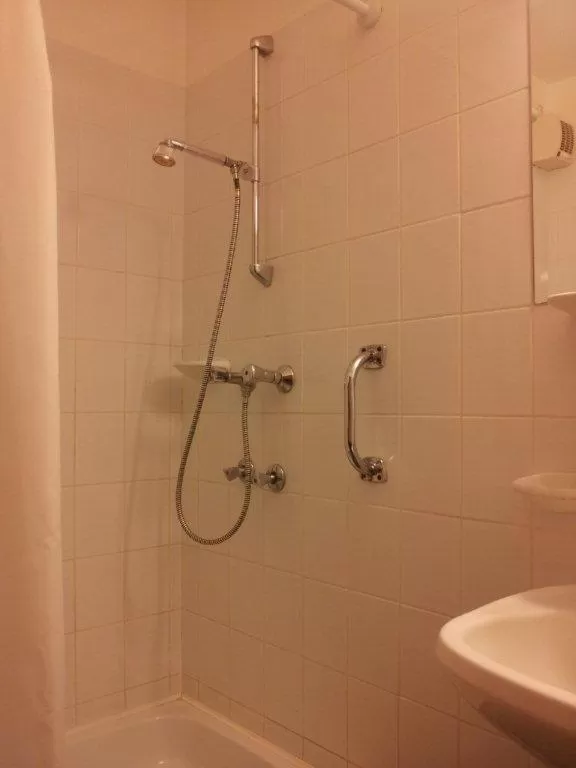 Shower in Fenyves Hotel Békéscsaba