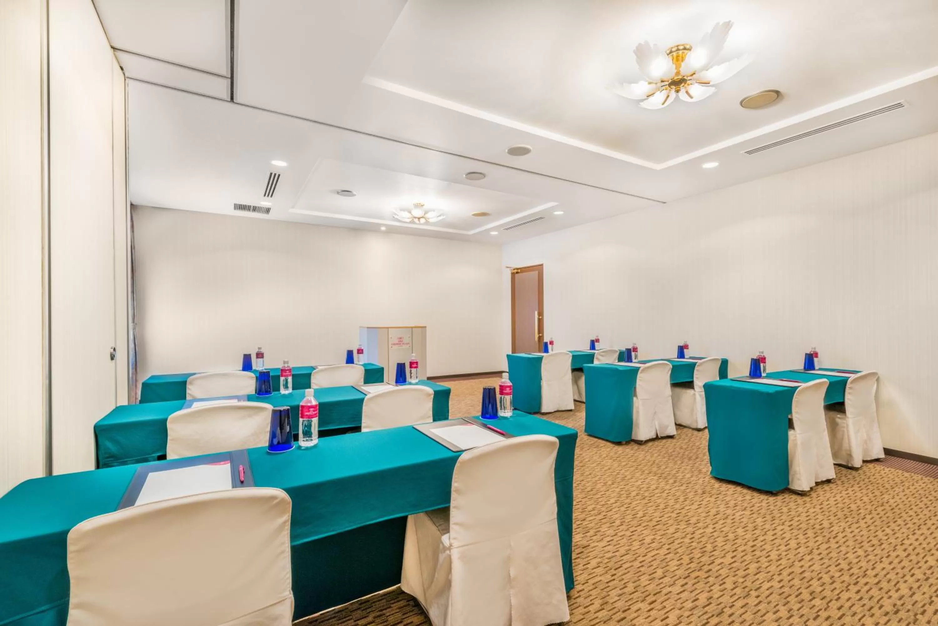 Meeting/conference room in ANA Crowne Plaza Hotel Kushiro, an IHG Hotel