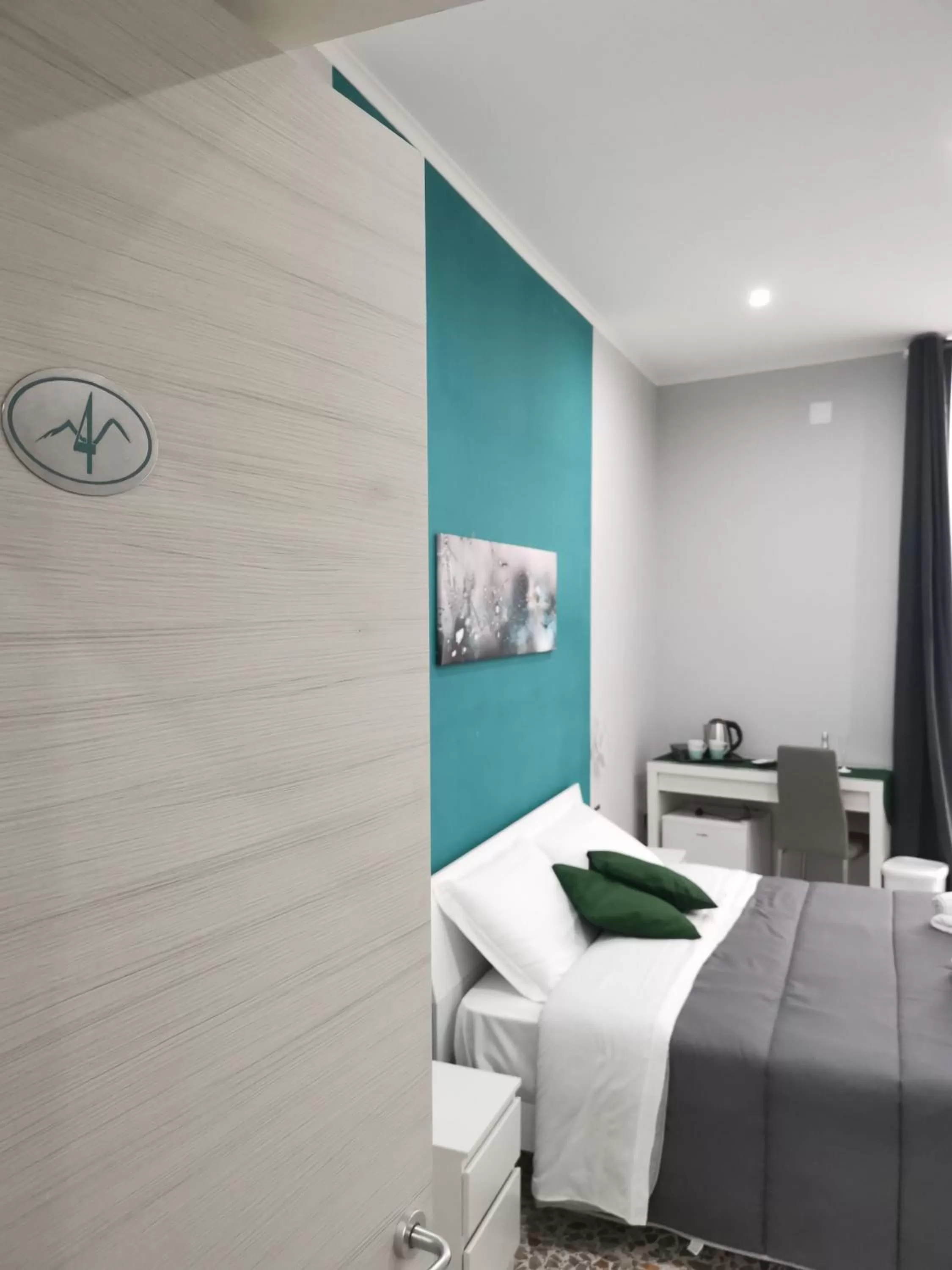 Photo of the whole room, Bed in EMME Napoli