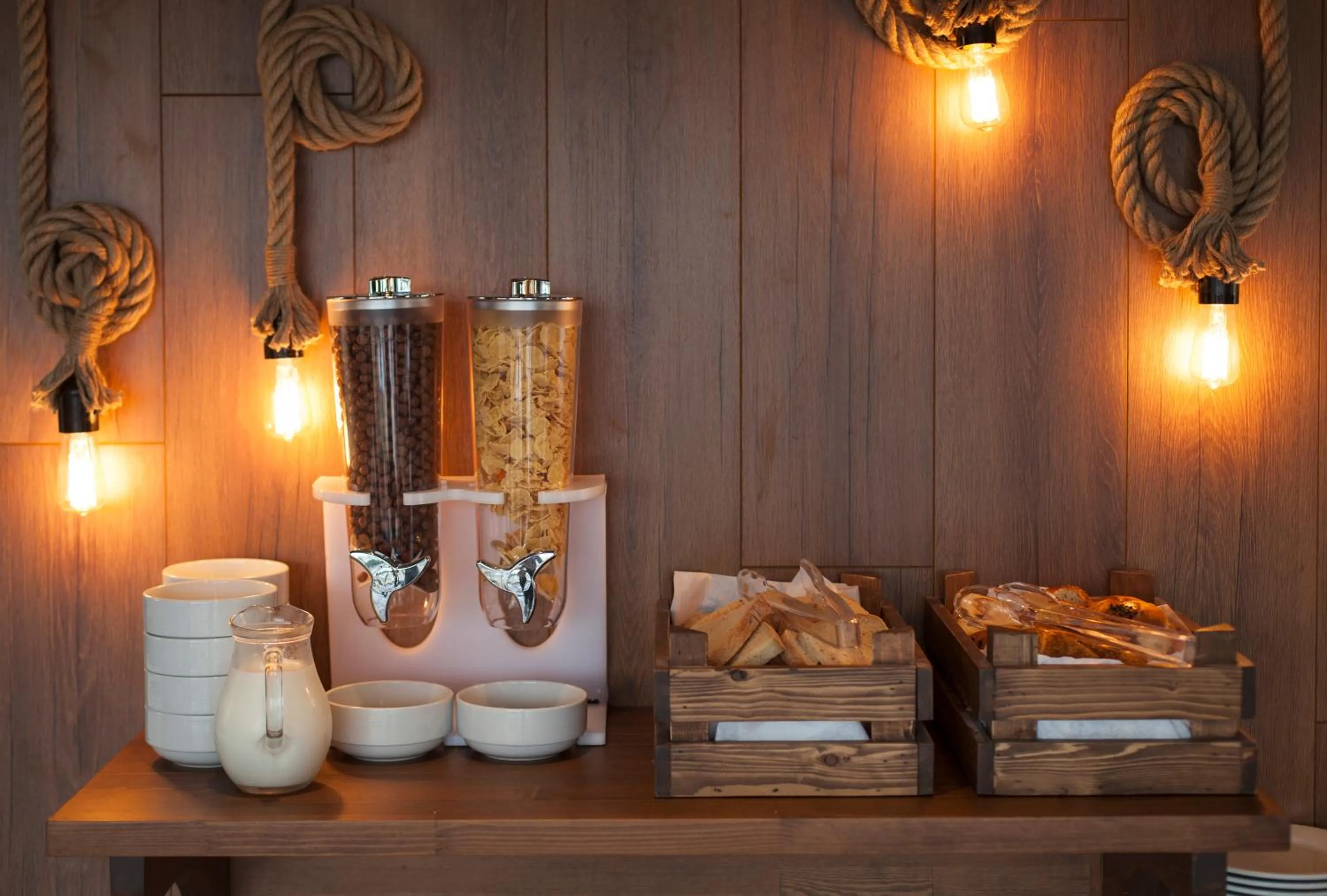 Continental breakfast in Hotel Cura