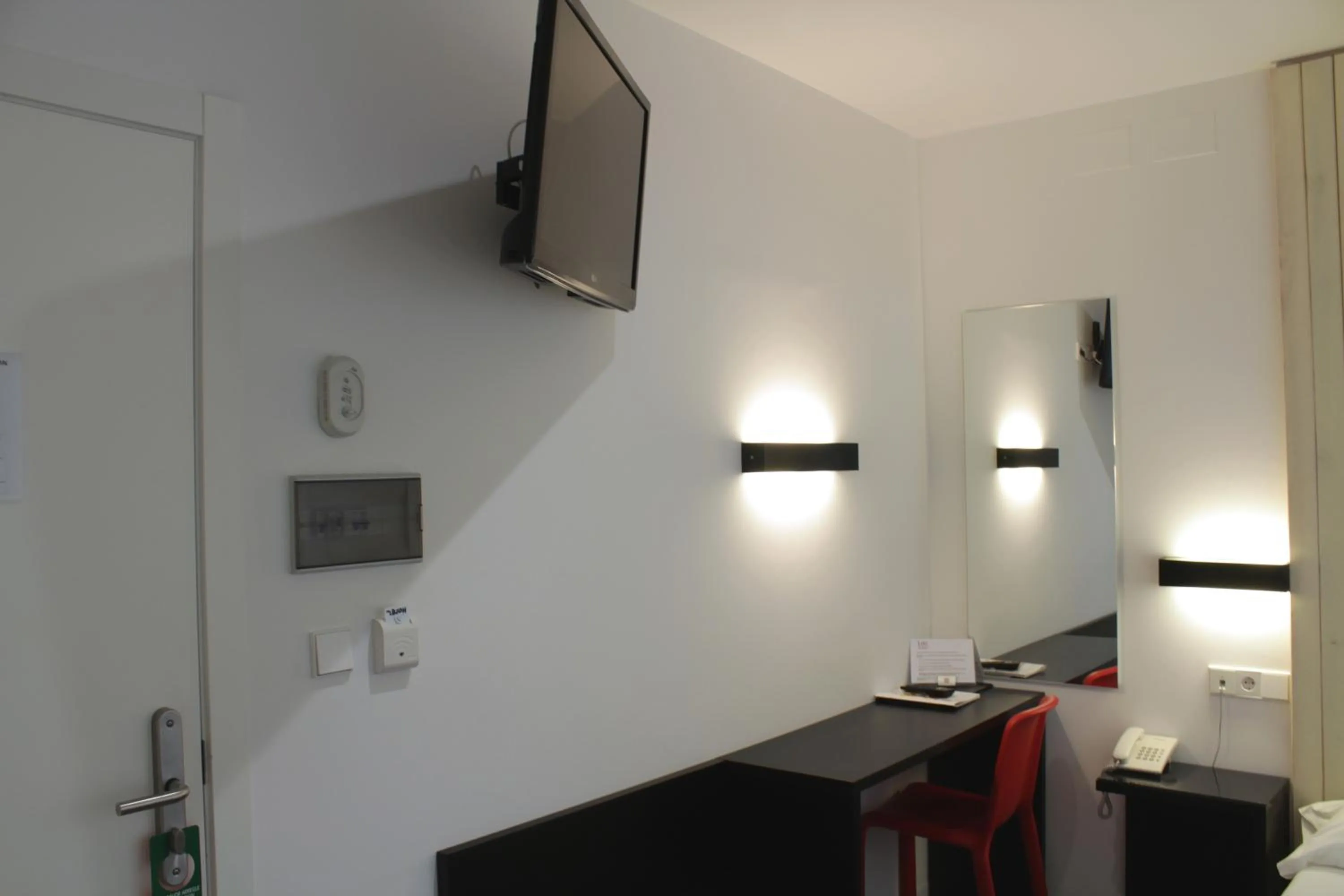 TV and multimedia in Hotel Lois