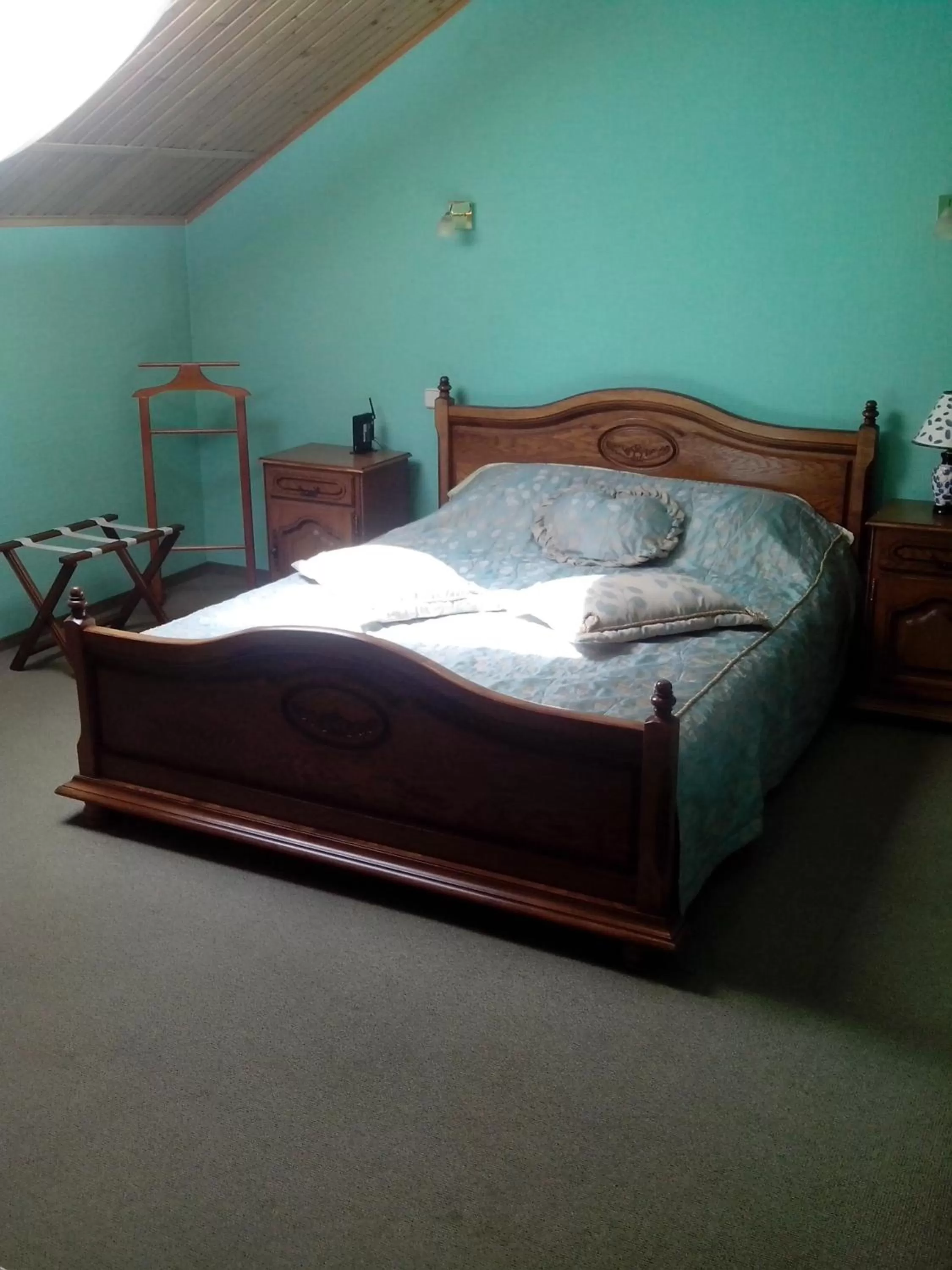 Bed in Morshynska Vezha Hotel