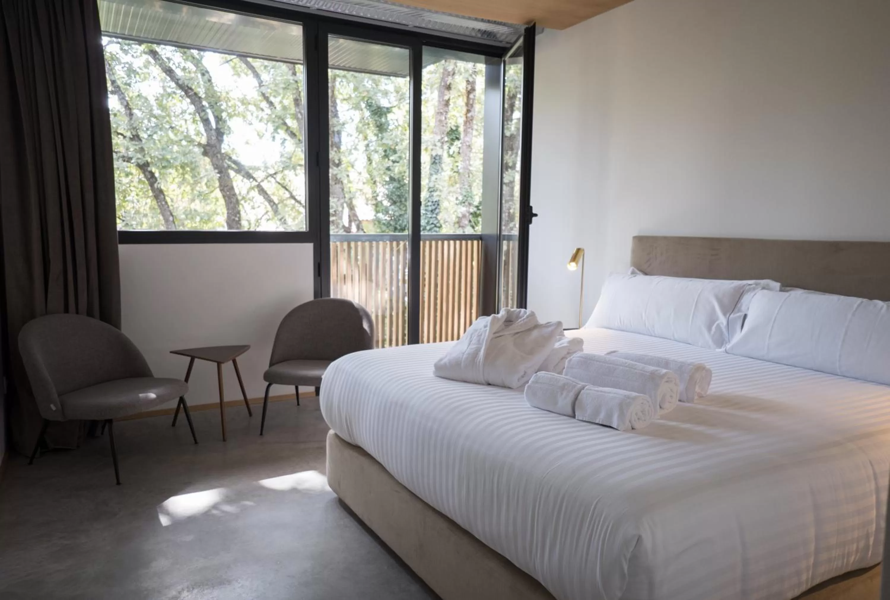 Bed in BOX ART ALPINO