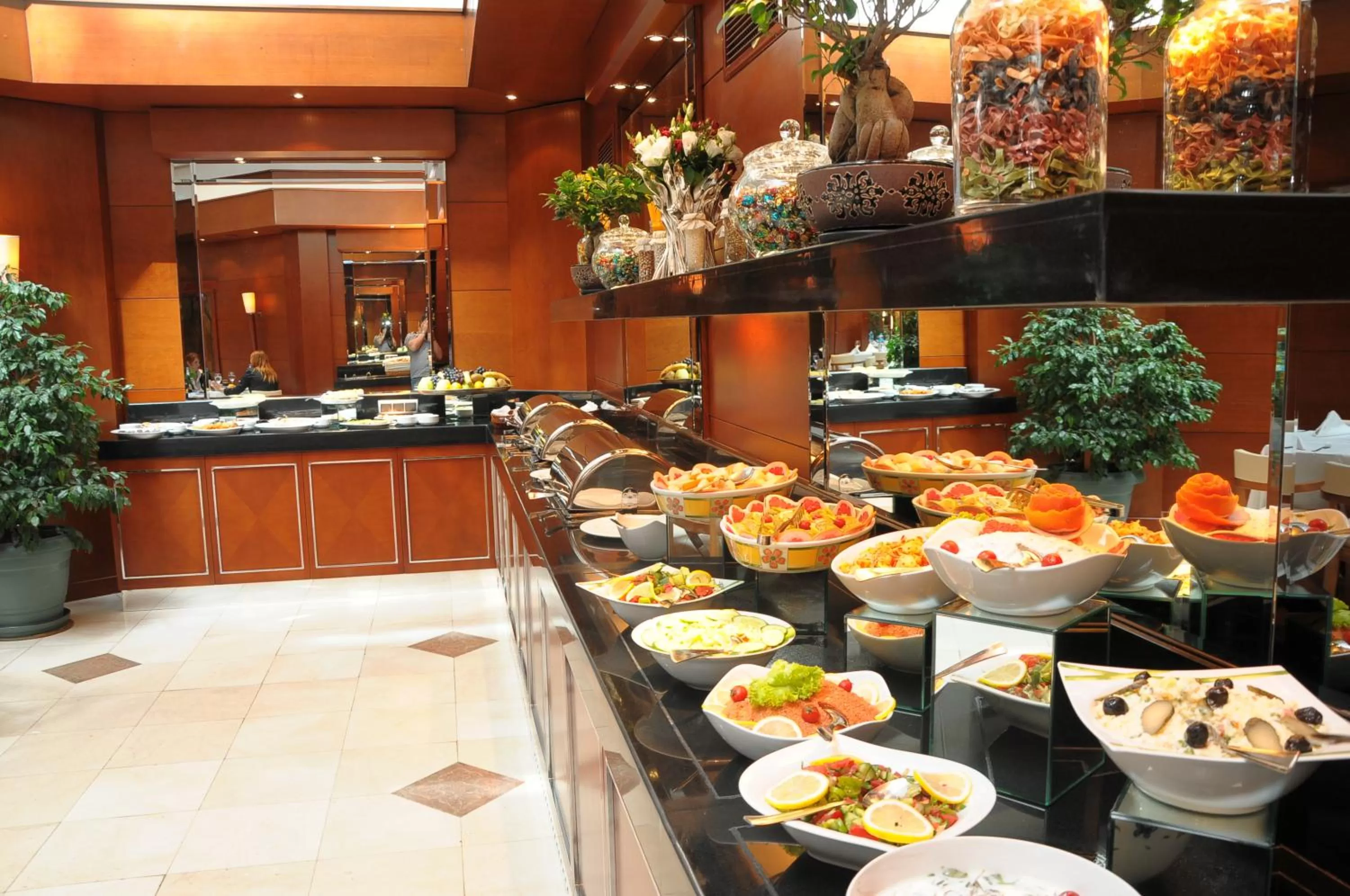 Buffet breakfast in Hotel Midi