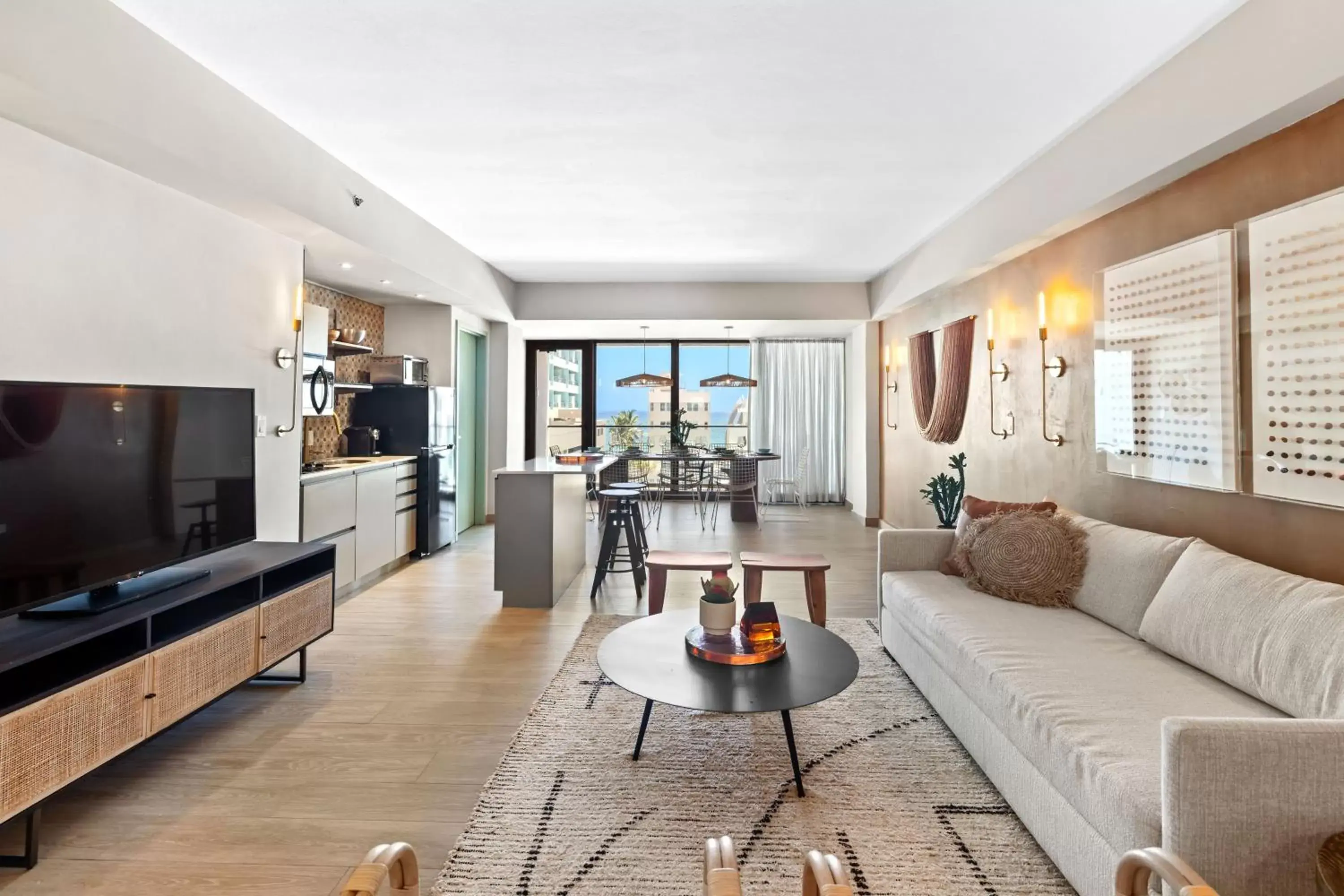 Living room, Seating Area in HiBird- Apartment and Suites Hotel Living room, Seating Area in HiBird- Apartment and Suites Hotel