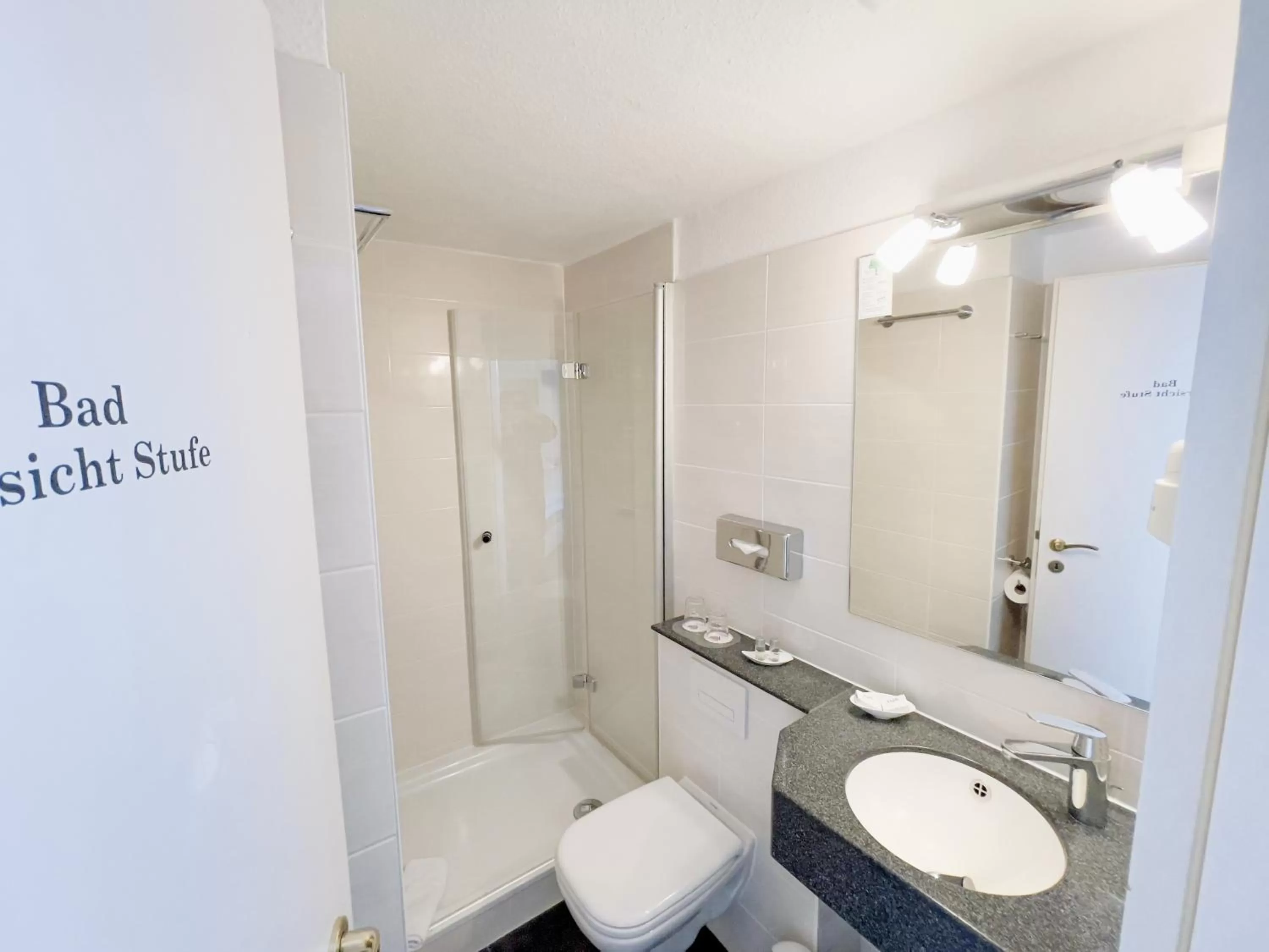 Bathroom in Hotel Schnehagen