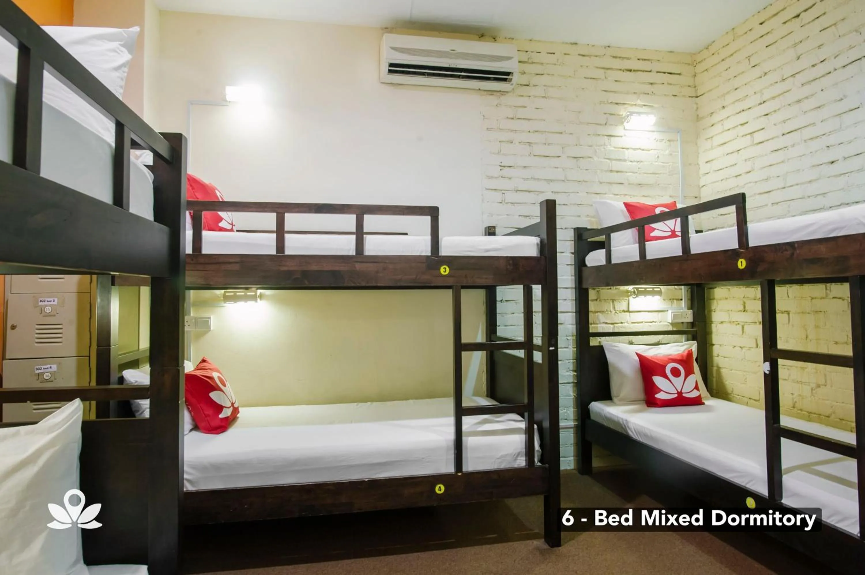 bunk bed, Bed in The Explorers Guesthouse and Hostel