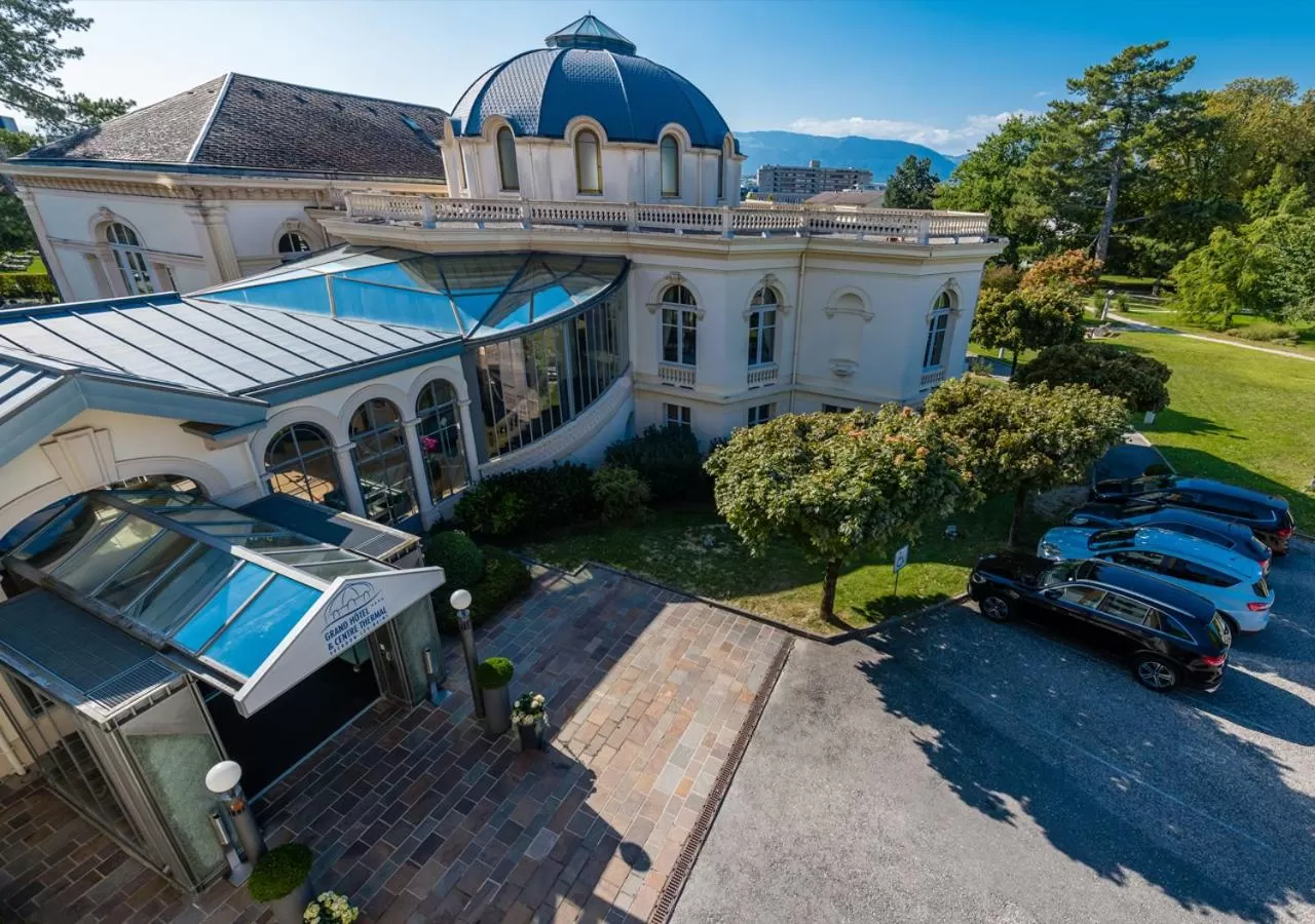 Facade/entrance in Grand Hotel et Centre Thermal d'Yverdon-les-Bains