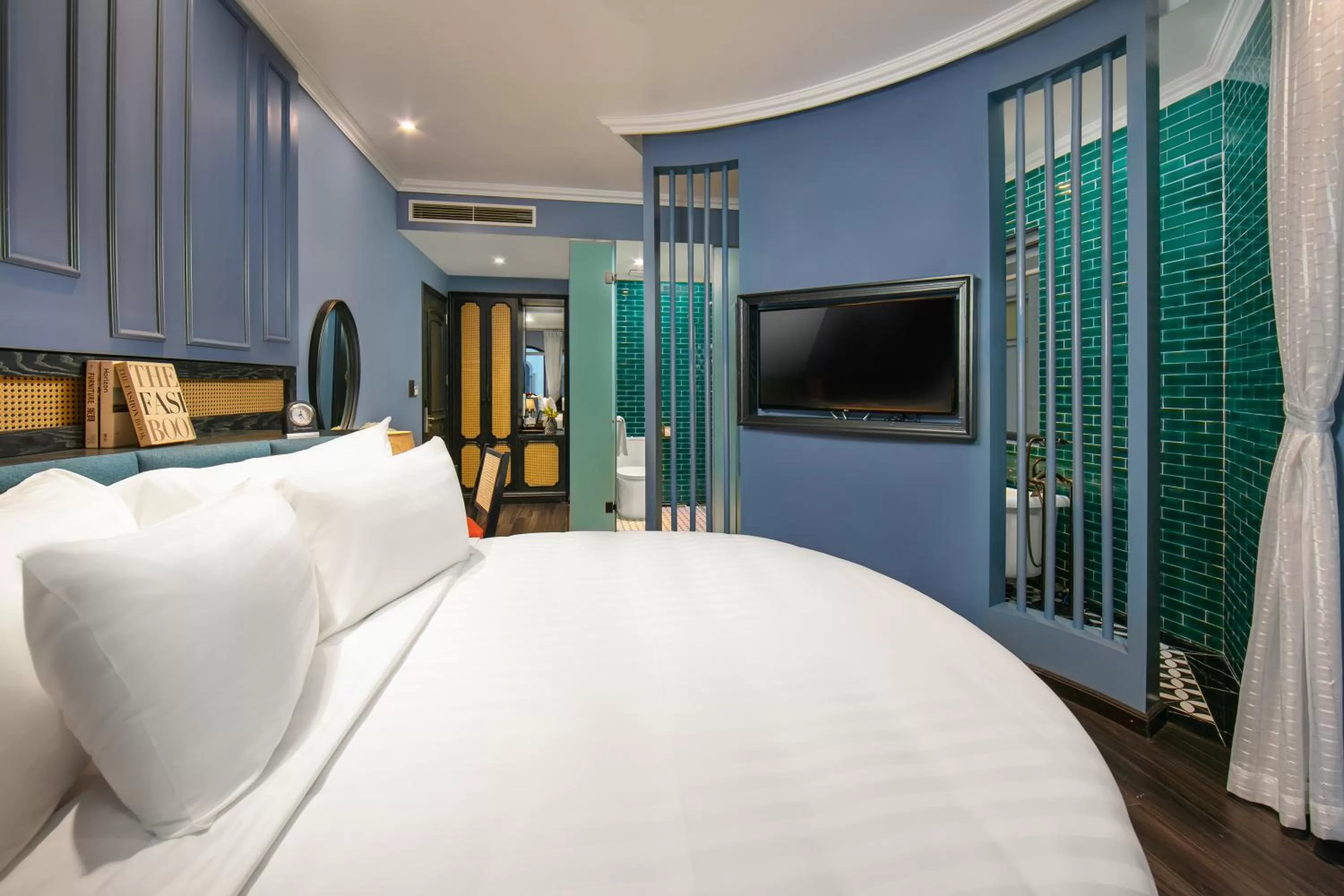 Bedroom, Bed in The Exquisite HaLong Hotel