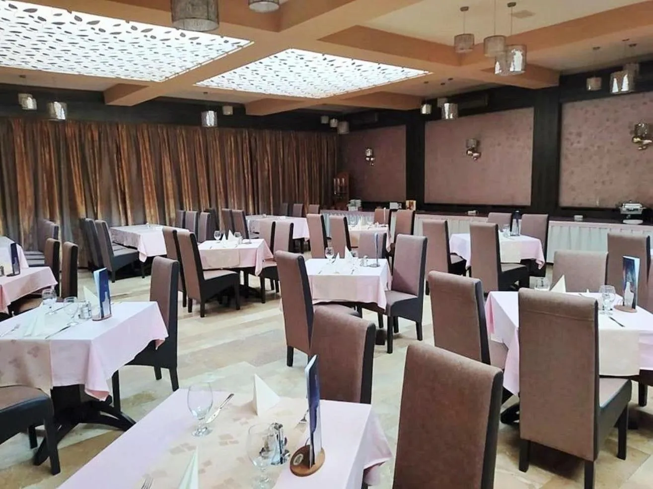 Restaurant/places to eat in Park Hotel Gyula