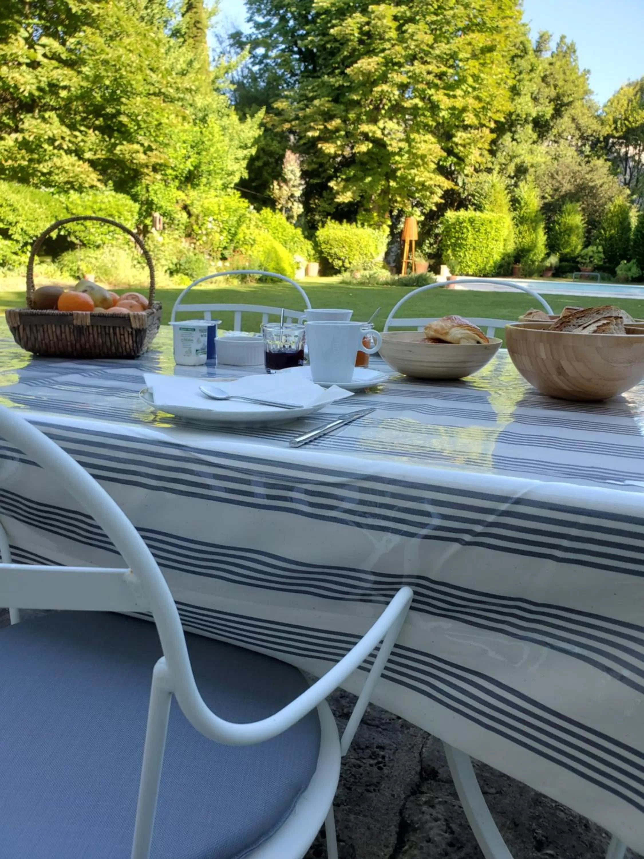 Breakfast in Logis des Tourelles