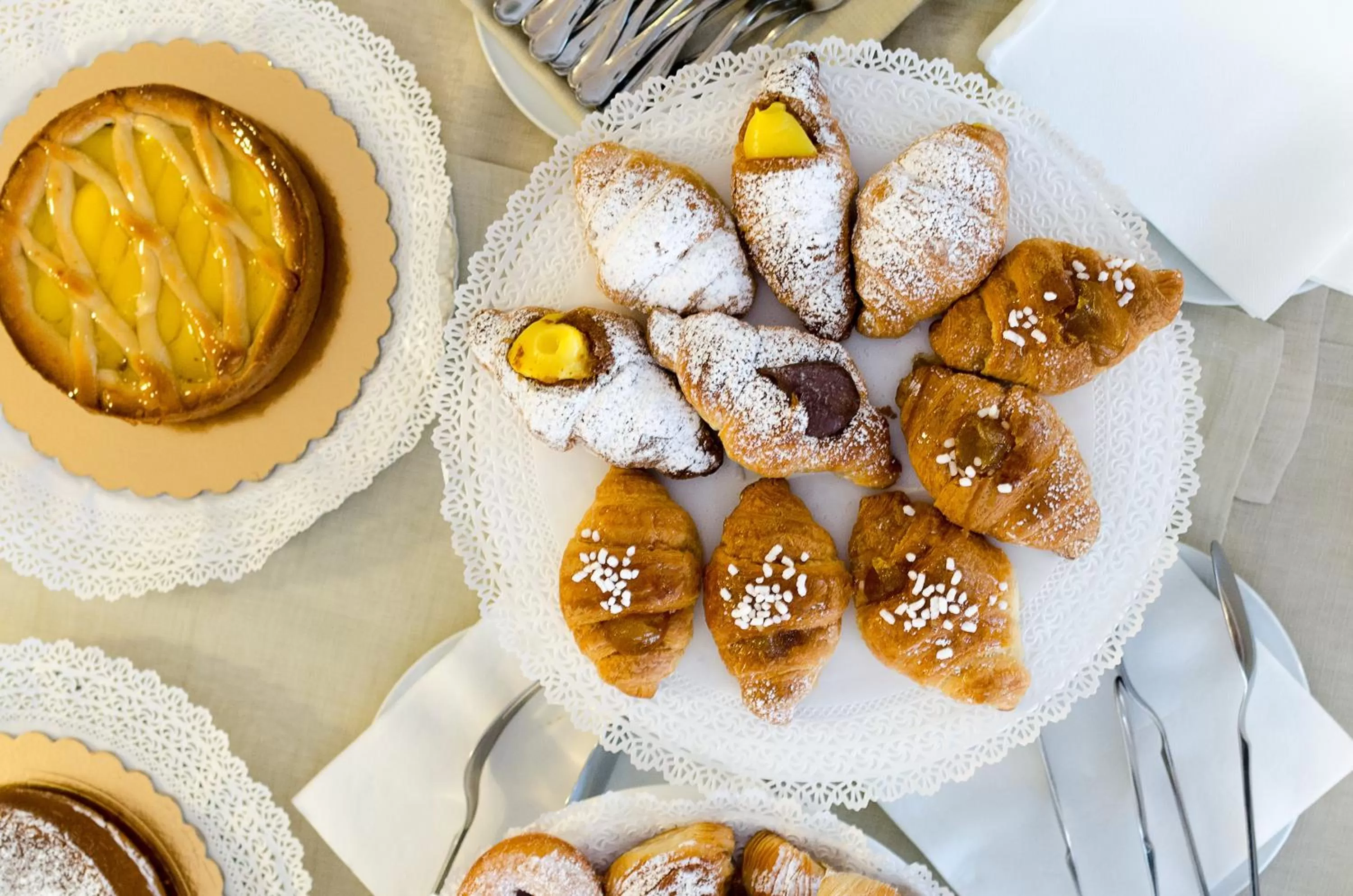 Buffet breakfast in Hotel Vecchio Borgo