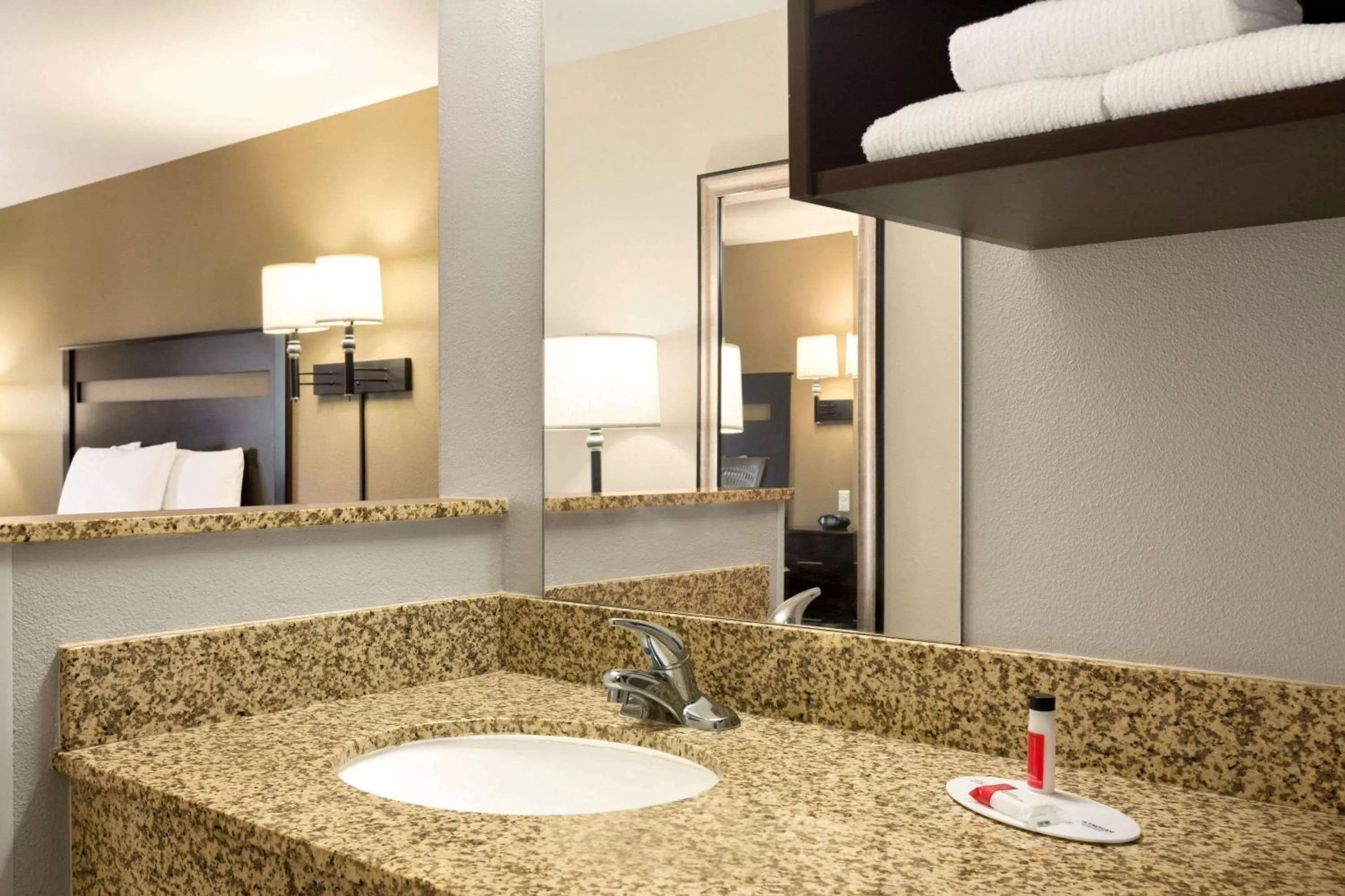 Photo of the whole room in Travelodge by Wyndham Santa Teresa