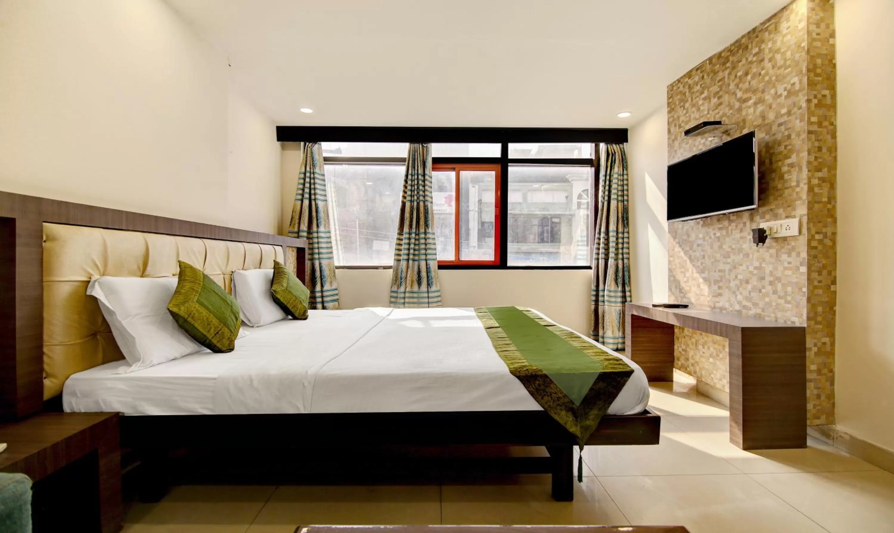 Bed in Itsy By Treebo - Solitaire