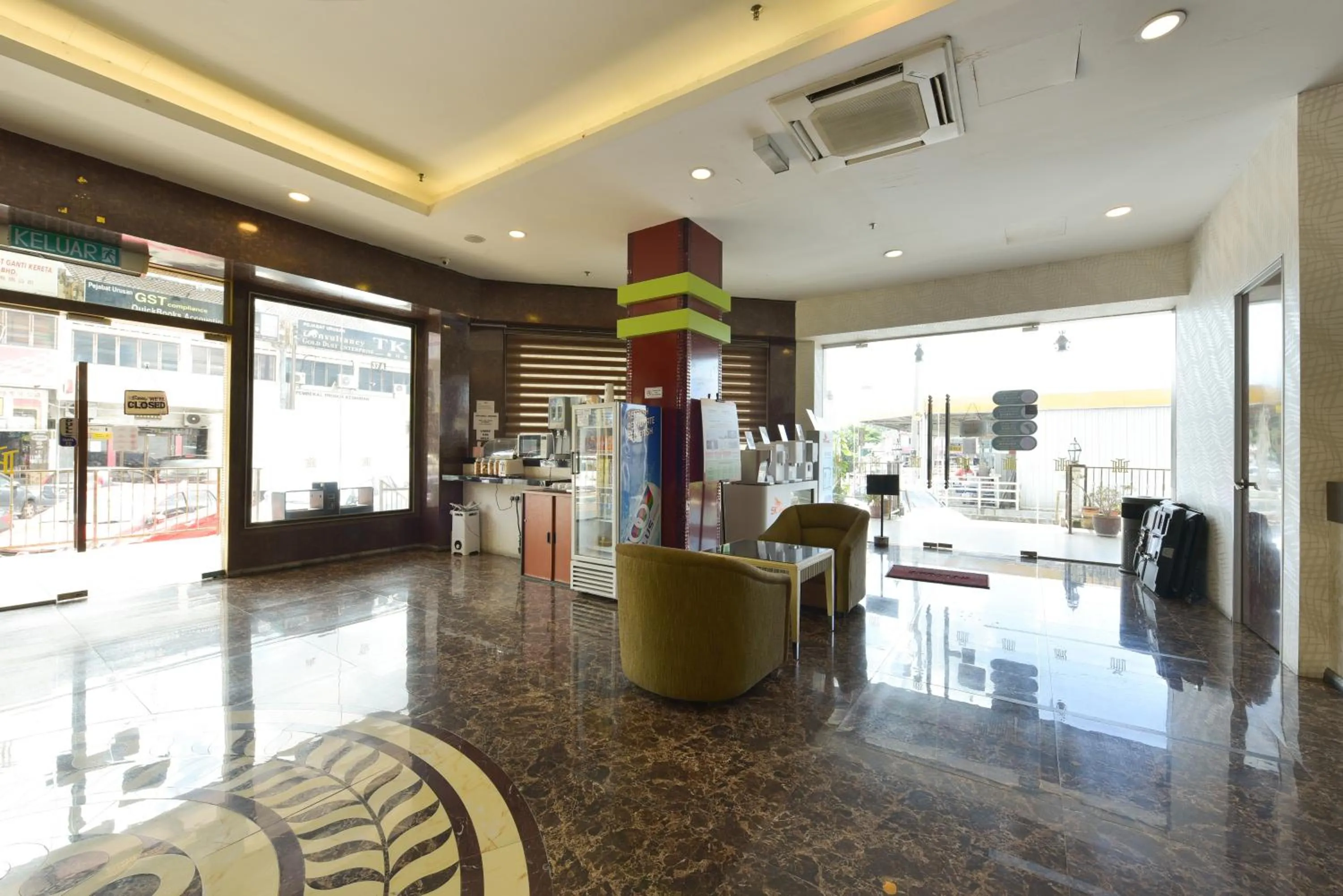 Lobby or reception in Townhouse OAK Hotel Holmes Johor Jaya