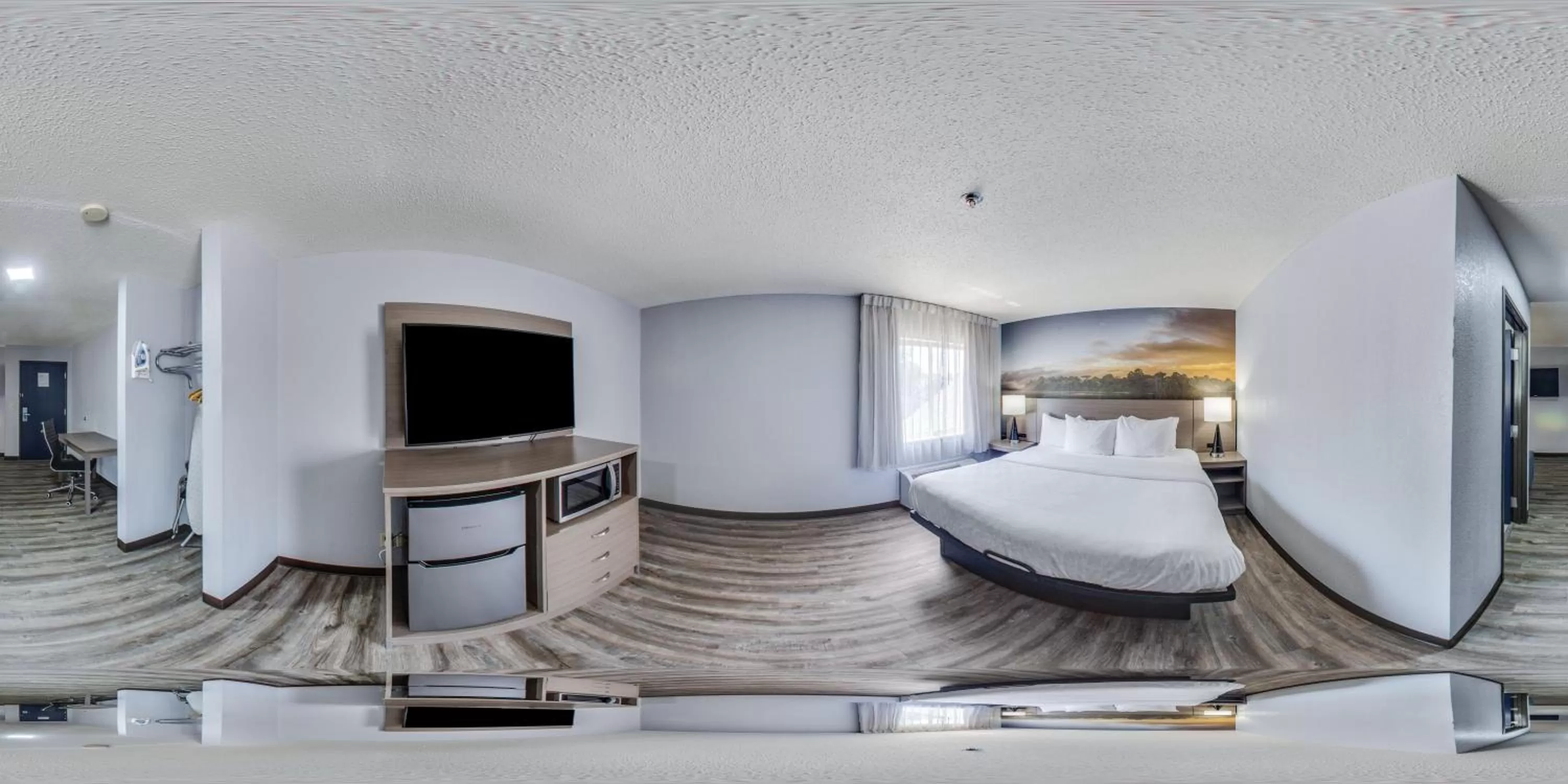 Bedroom, Bed in Clarion Pointe on the lake Clarksville-South Hill West