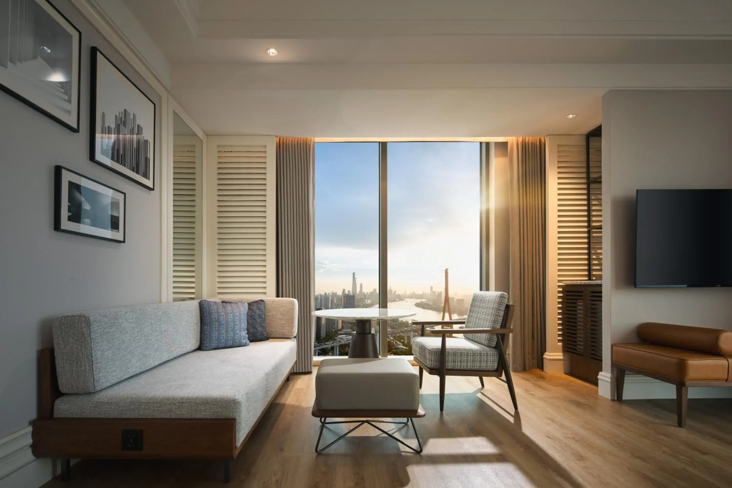 Deluxe King Room with River View in Sheraton Shanghai Pudong Riverside Deluxe King Room with River View in Sheraton Shanghai Pudong Riverside