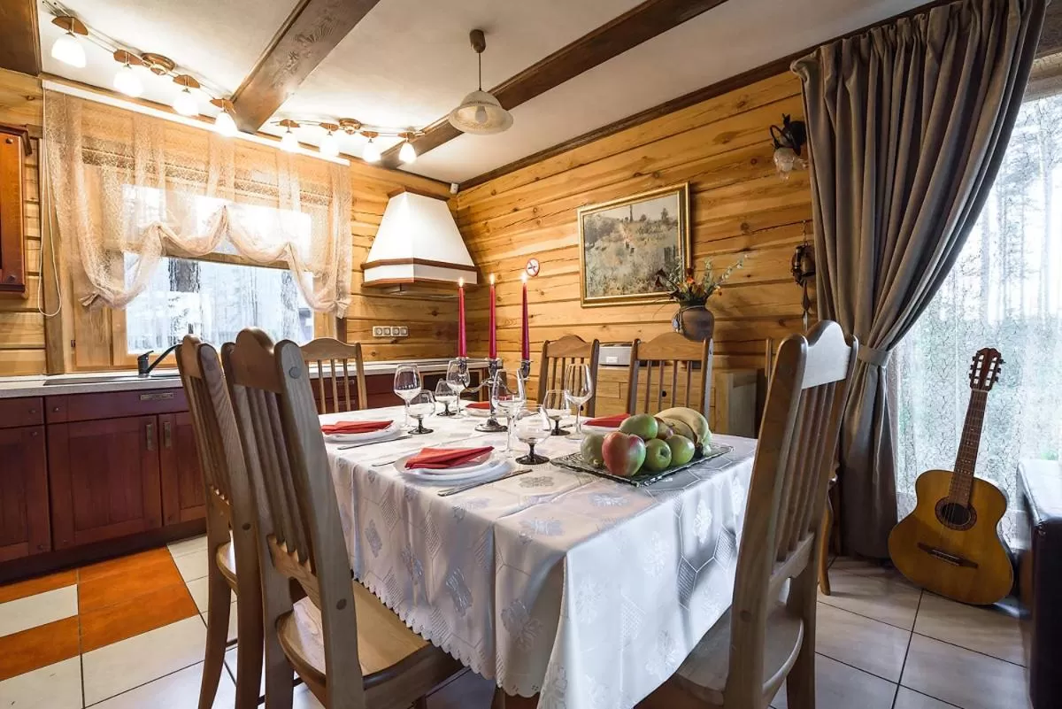 Restaurant/Places to Eat in Svečių namai Smalvas