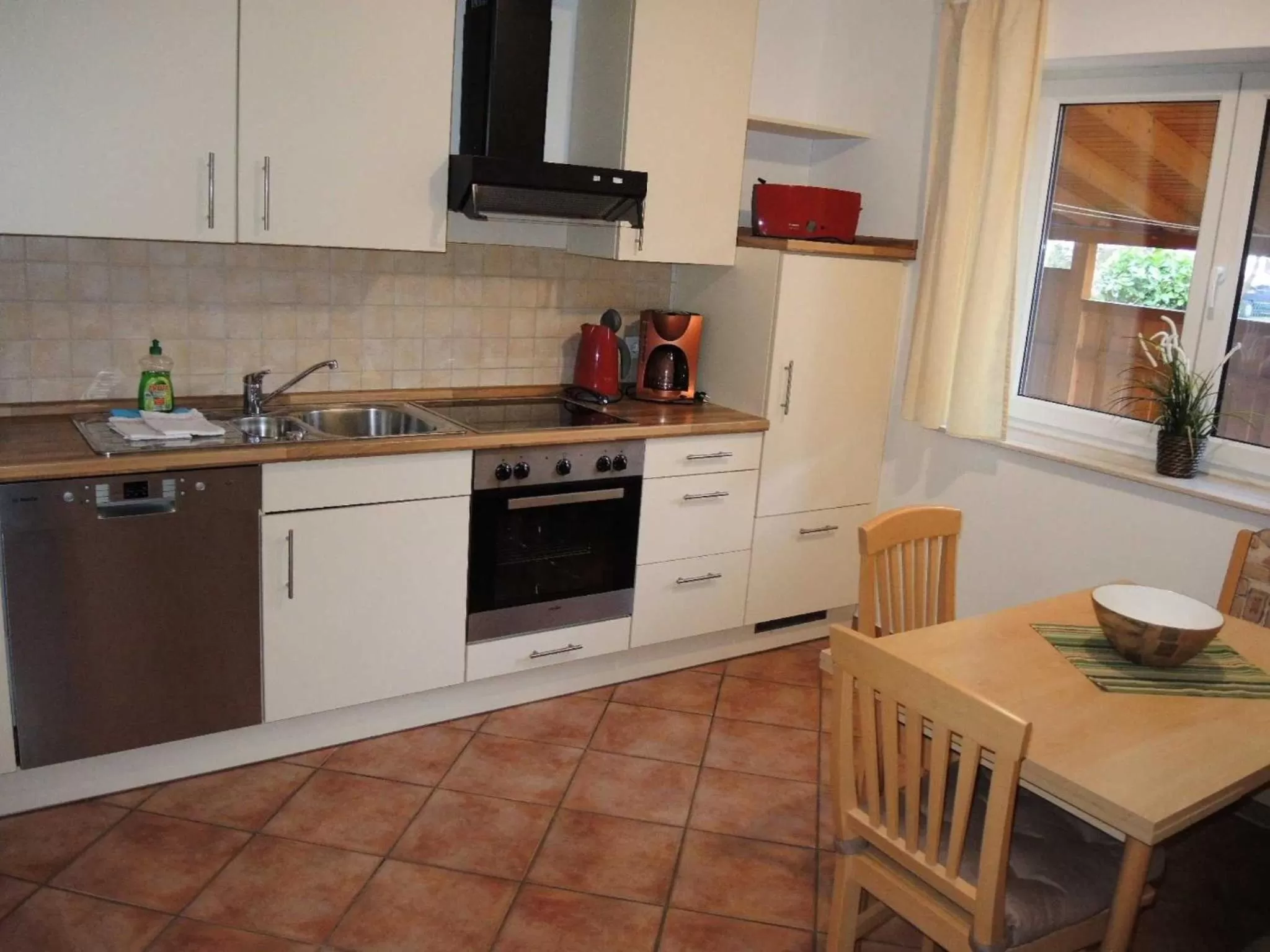 Communal kitchen, Kitchen/Kitchenette in Usedom Bike Hotel & Suites