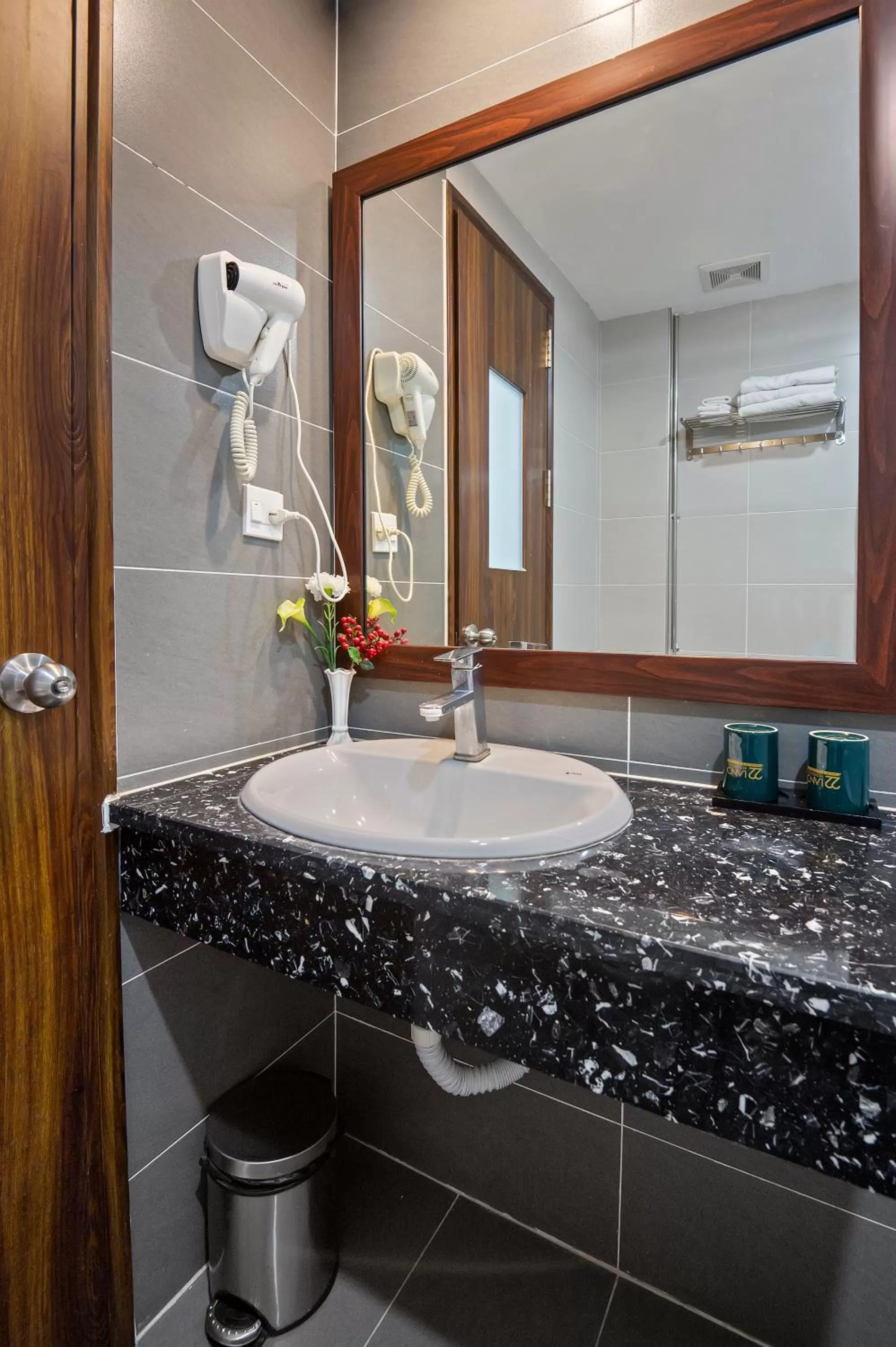 Shower in 22land Residence Hotel 71 Hang Bong Premium