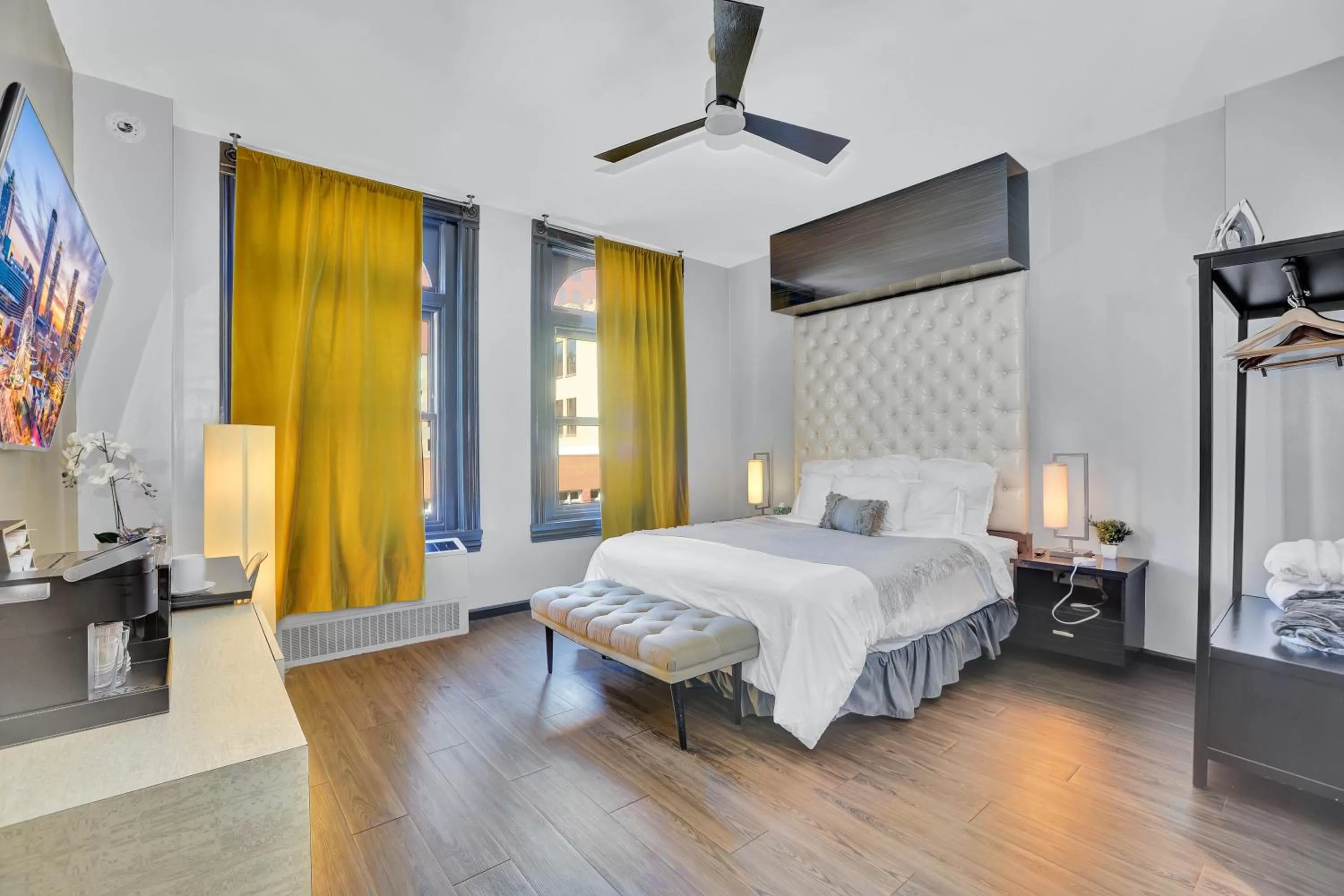 Photo of the whole room, Bed in Good Hotels Downtown Denver