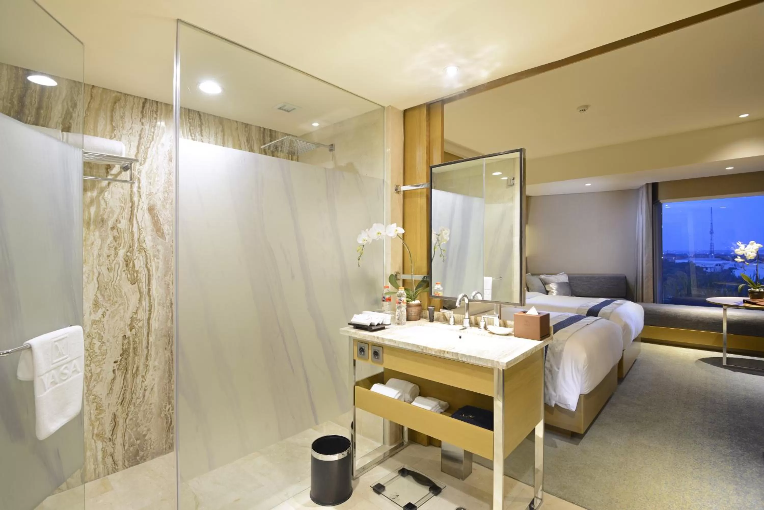 Bathroom, Bed in Vasa Hotel Surabaya