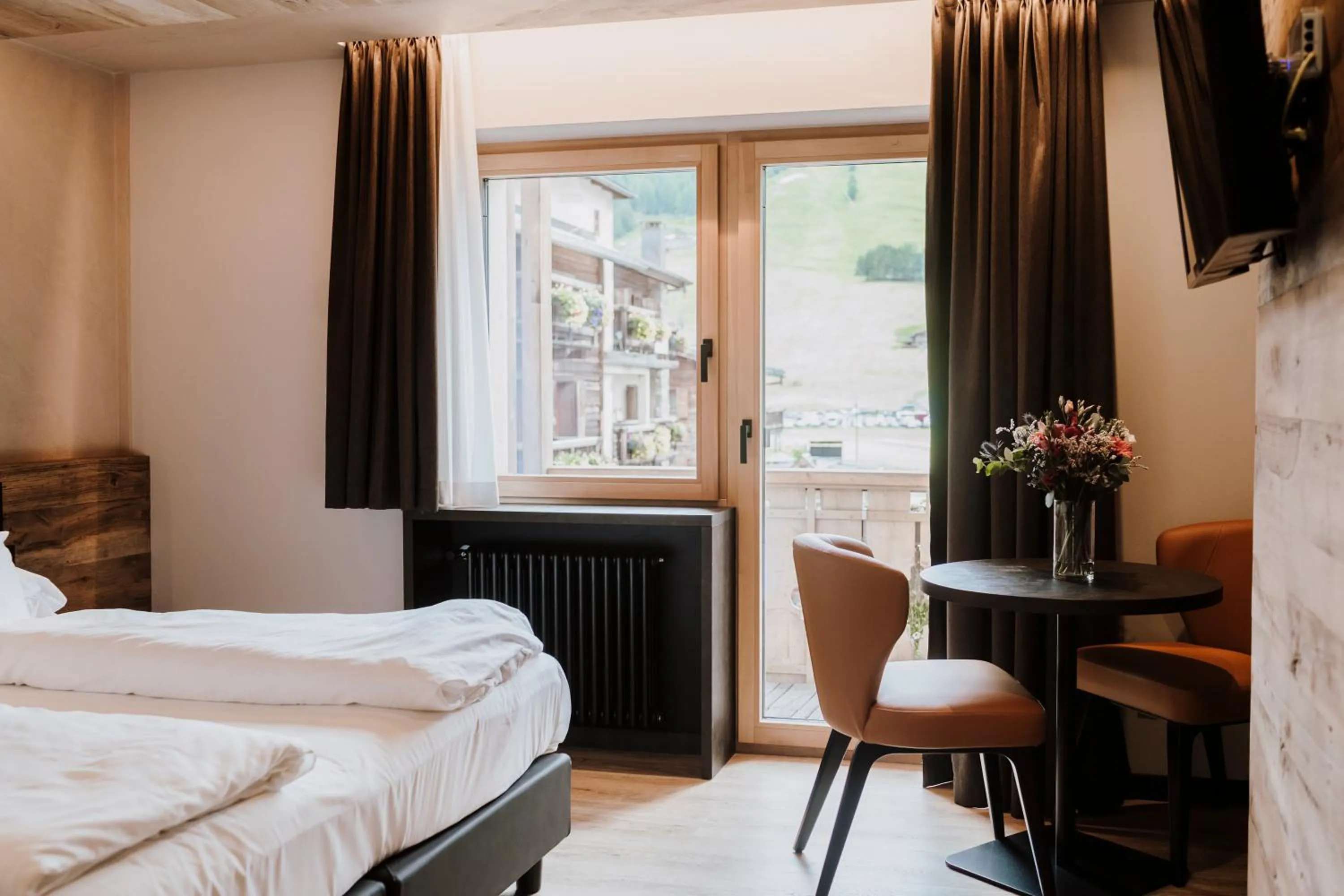 Balcony/Terrace, Bed in Hotel Concordia