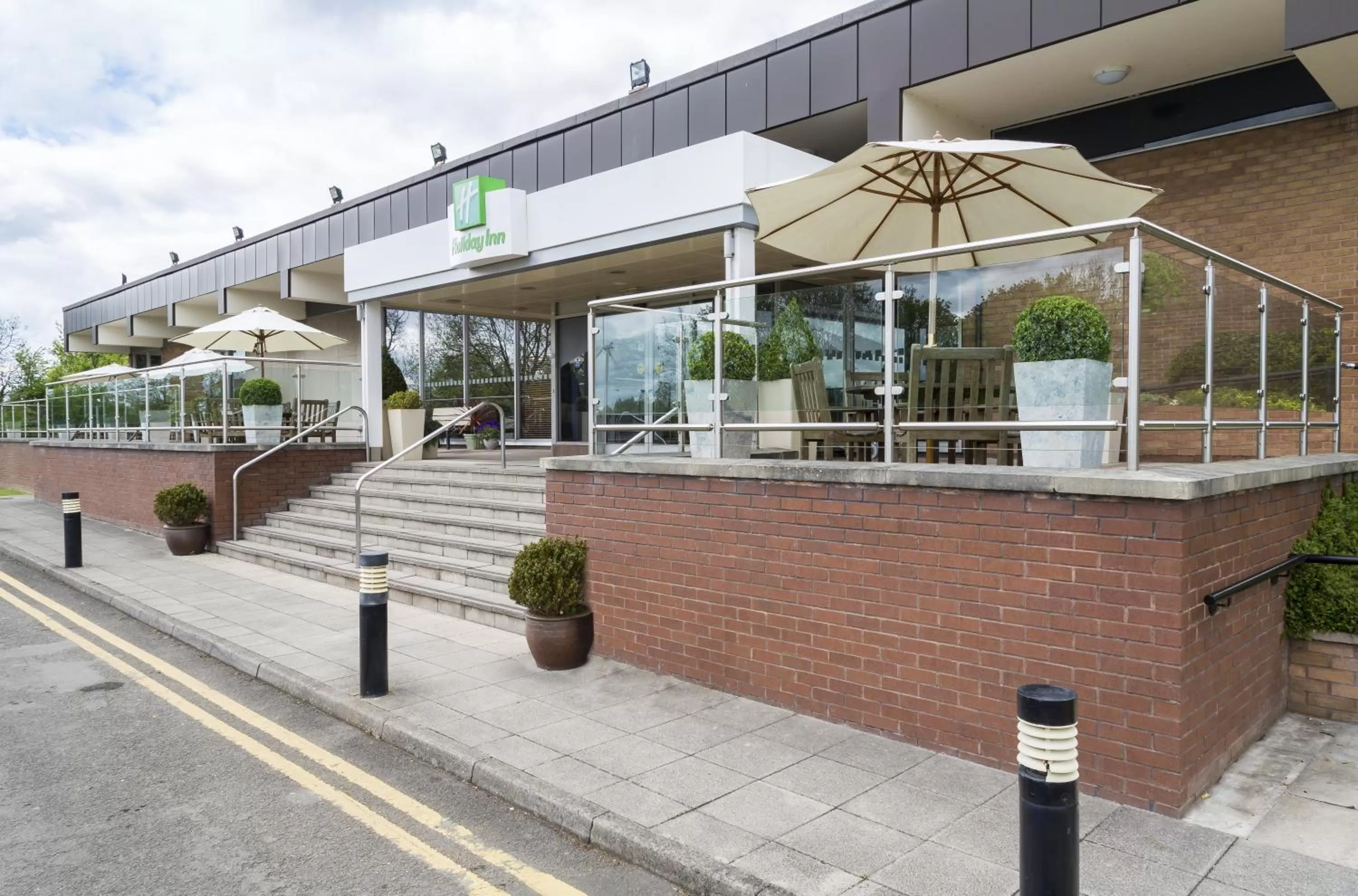 Property building in Holiday Inn Rugby-Northampton M1 Jct18 by IHG