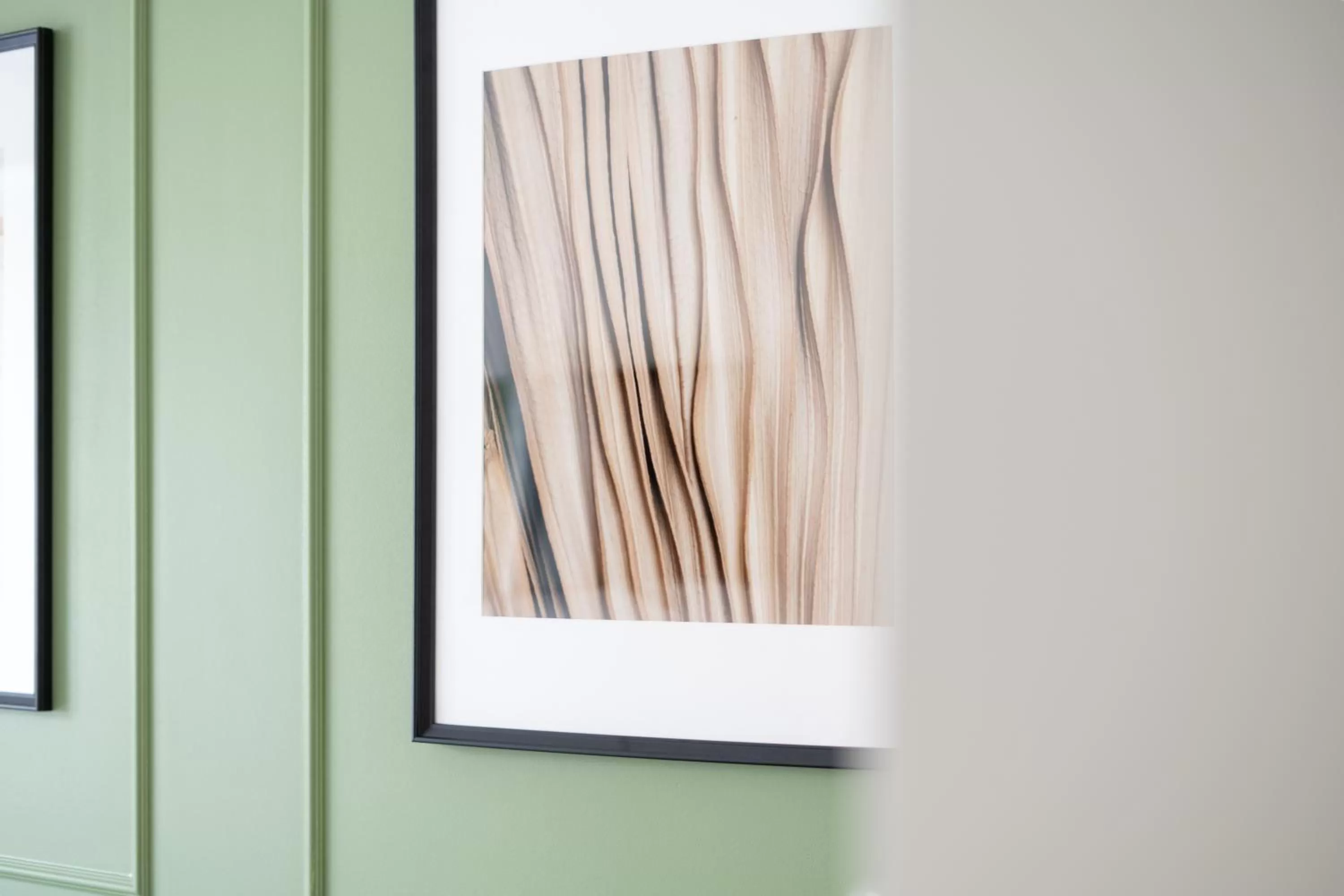 Decorative detail in Oasis Airport Studios by RevalHome