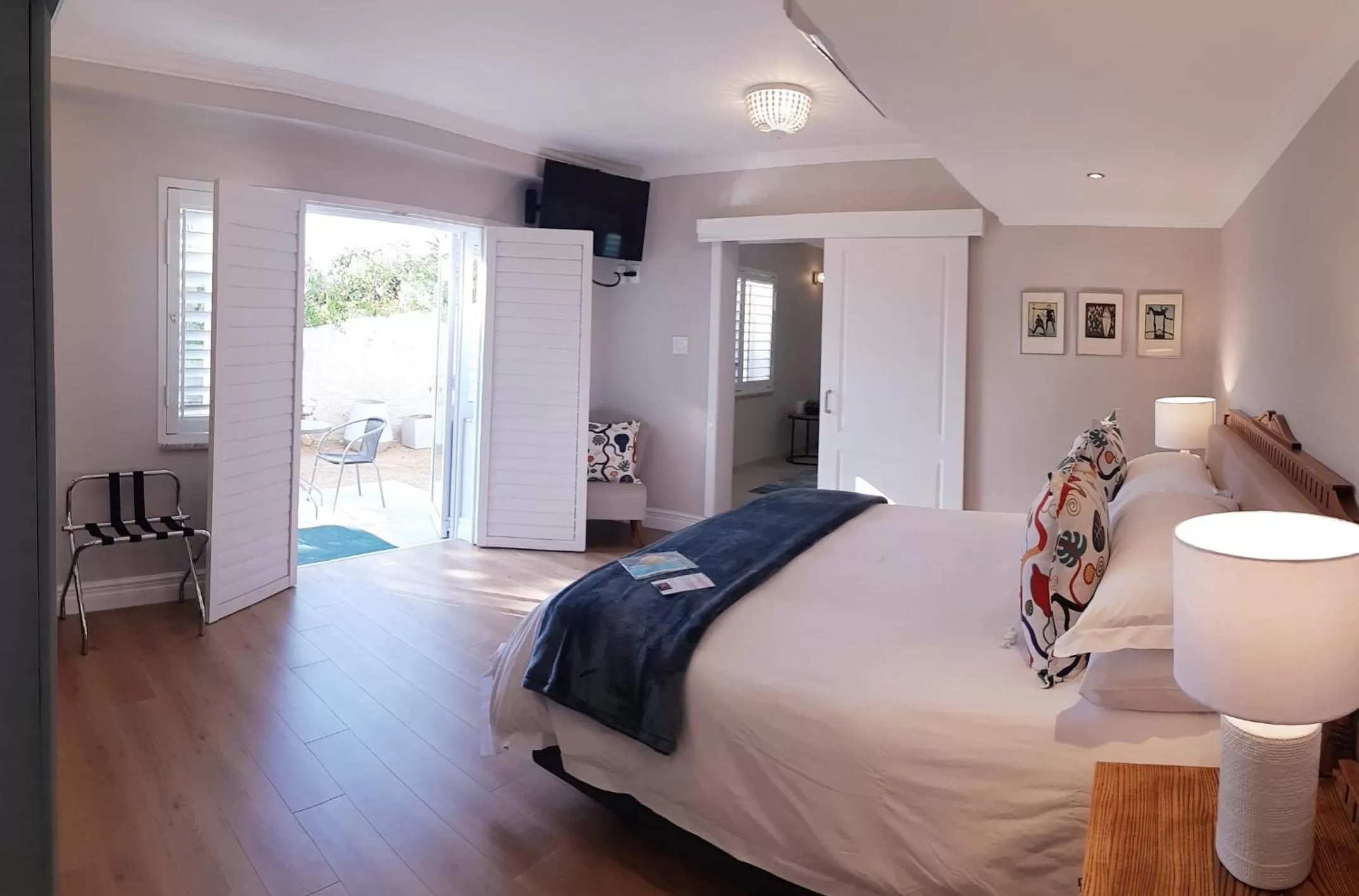 Shower, Bed in Amberhall Guesthouse