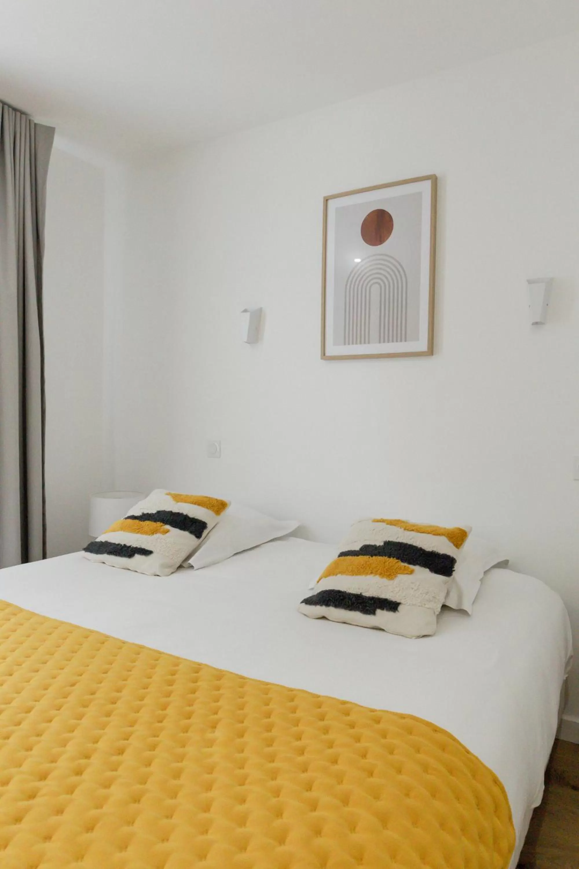 Bed in Hôtel Porte Mars - Reims Gare Centre Arena