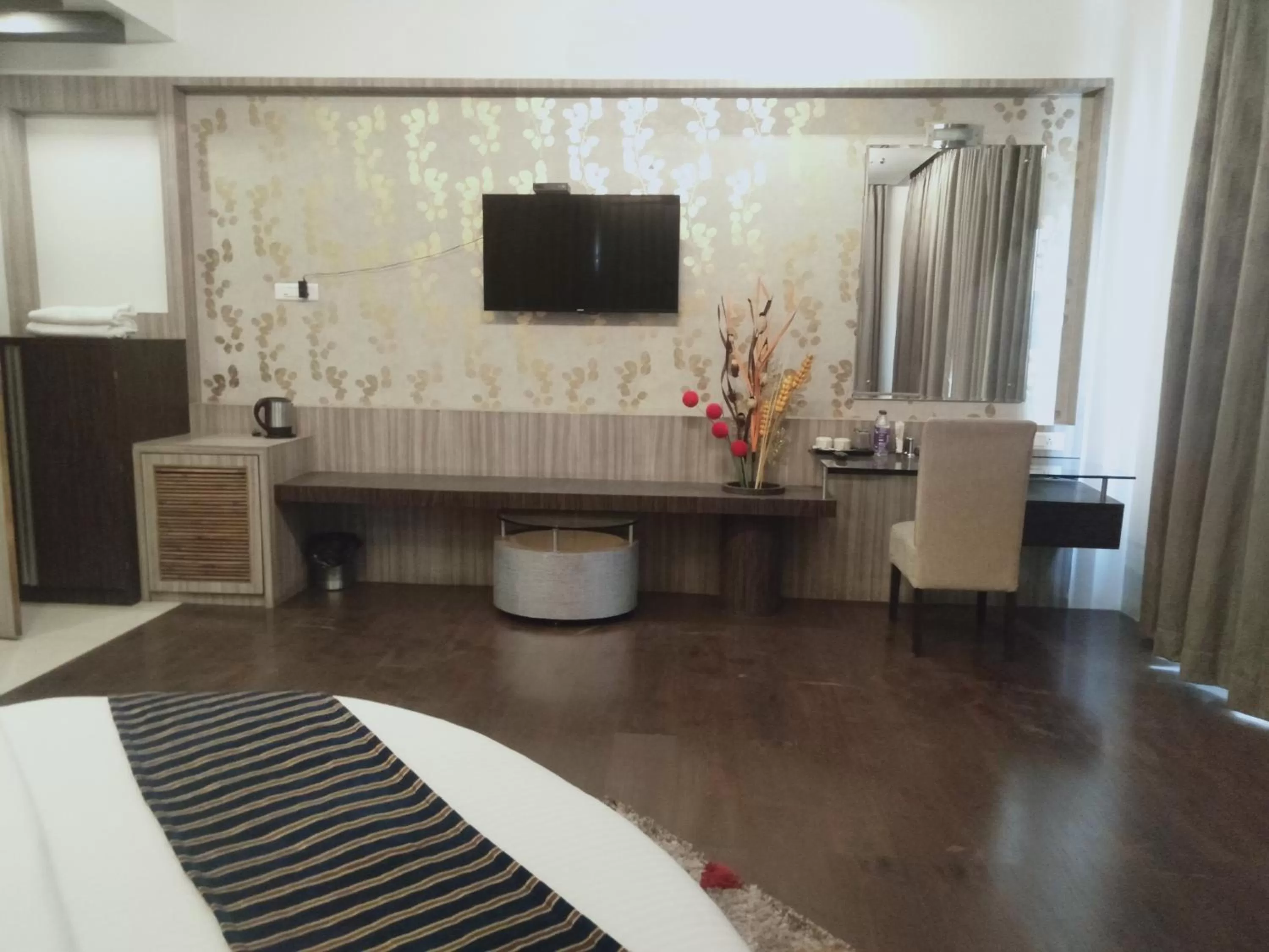 TV and multimedia, Bed in Hotel Udayanraje Palace