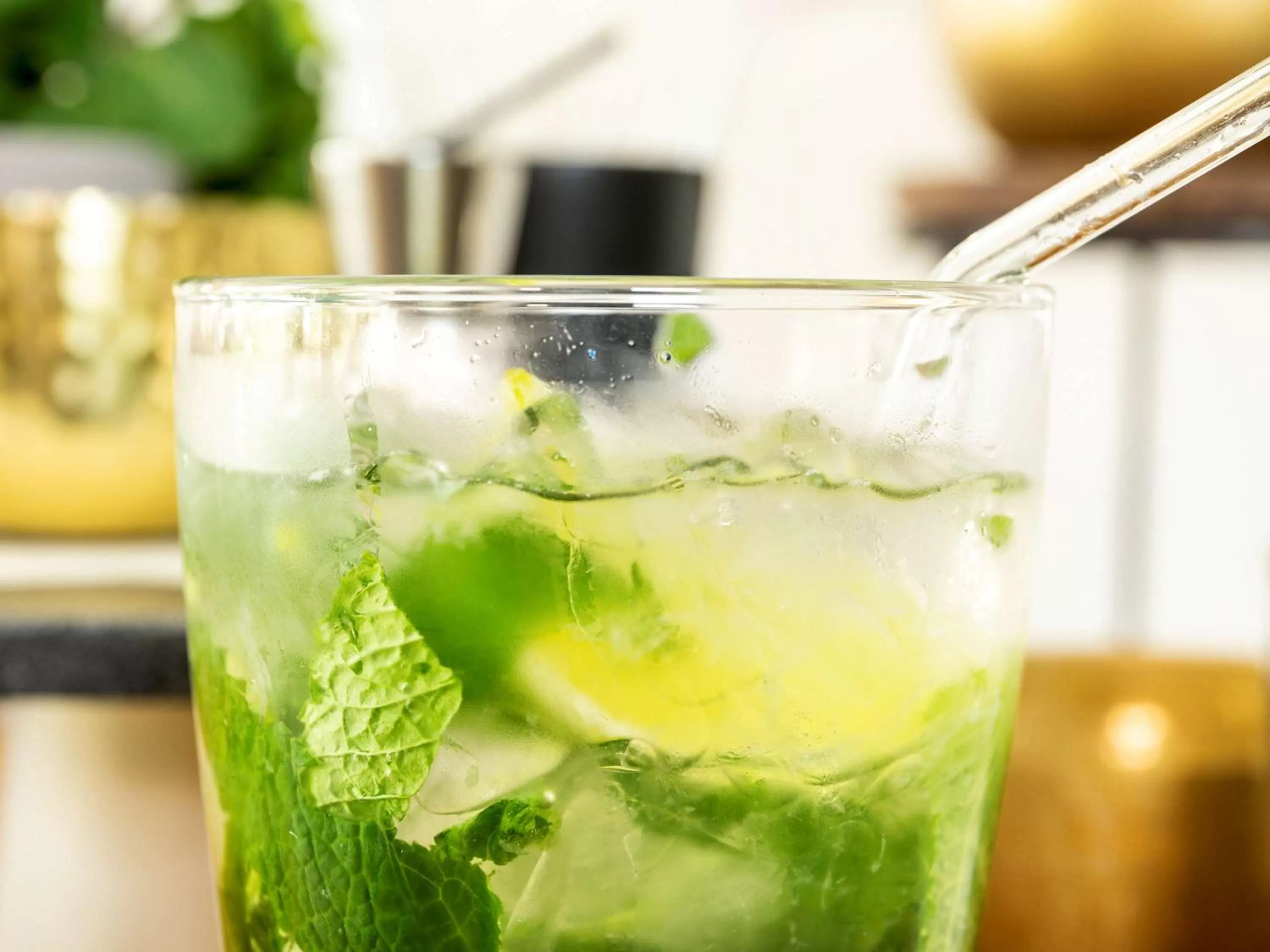 Lounge or bar in Novotel Chennai OMR