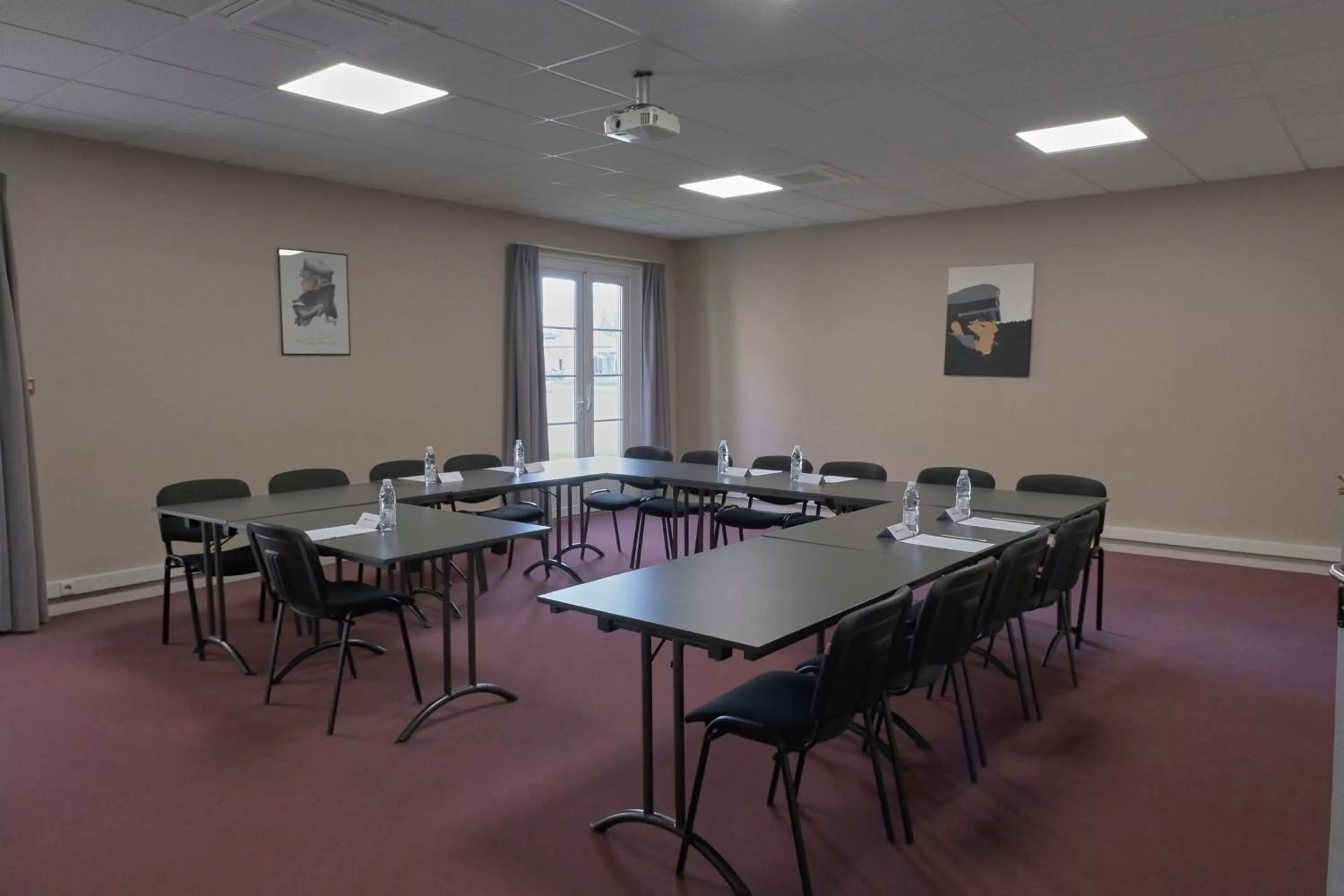 Meeting/conference room in Best Western Plus Le Canard sur le Toit