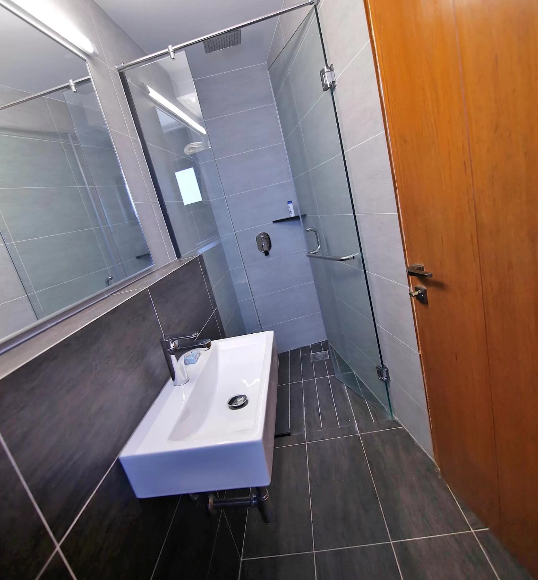 Shower in Space Express