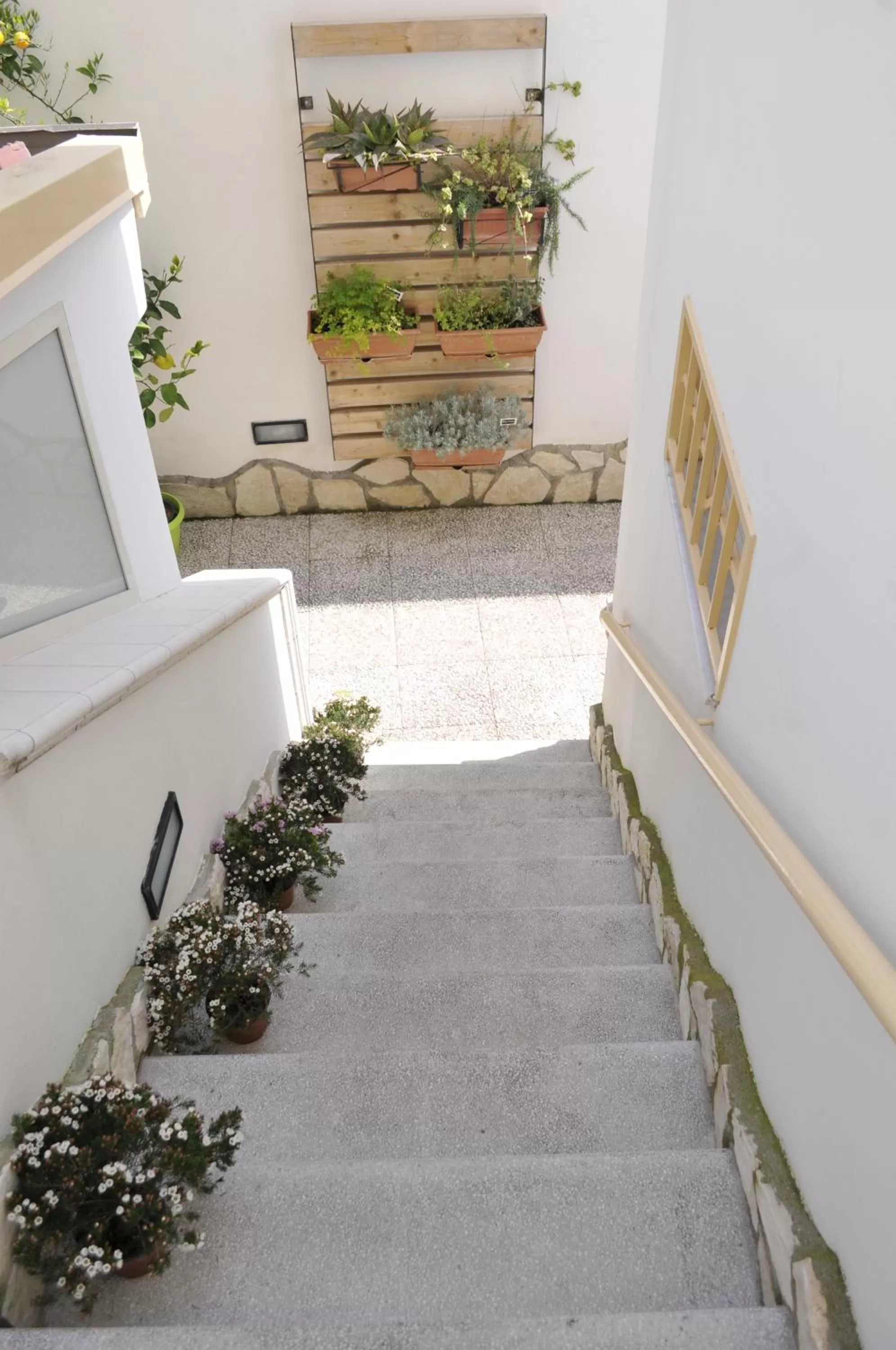 Facade/entrance in V&V Suite & Breakfast