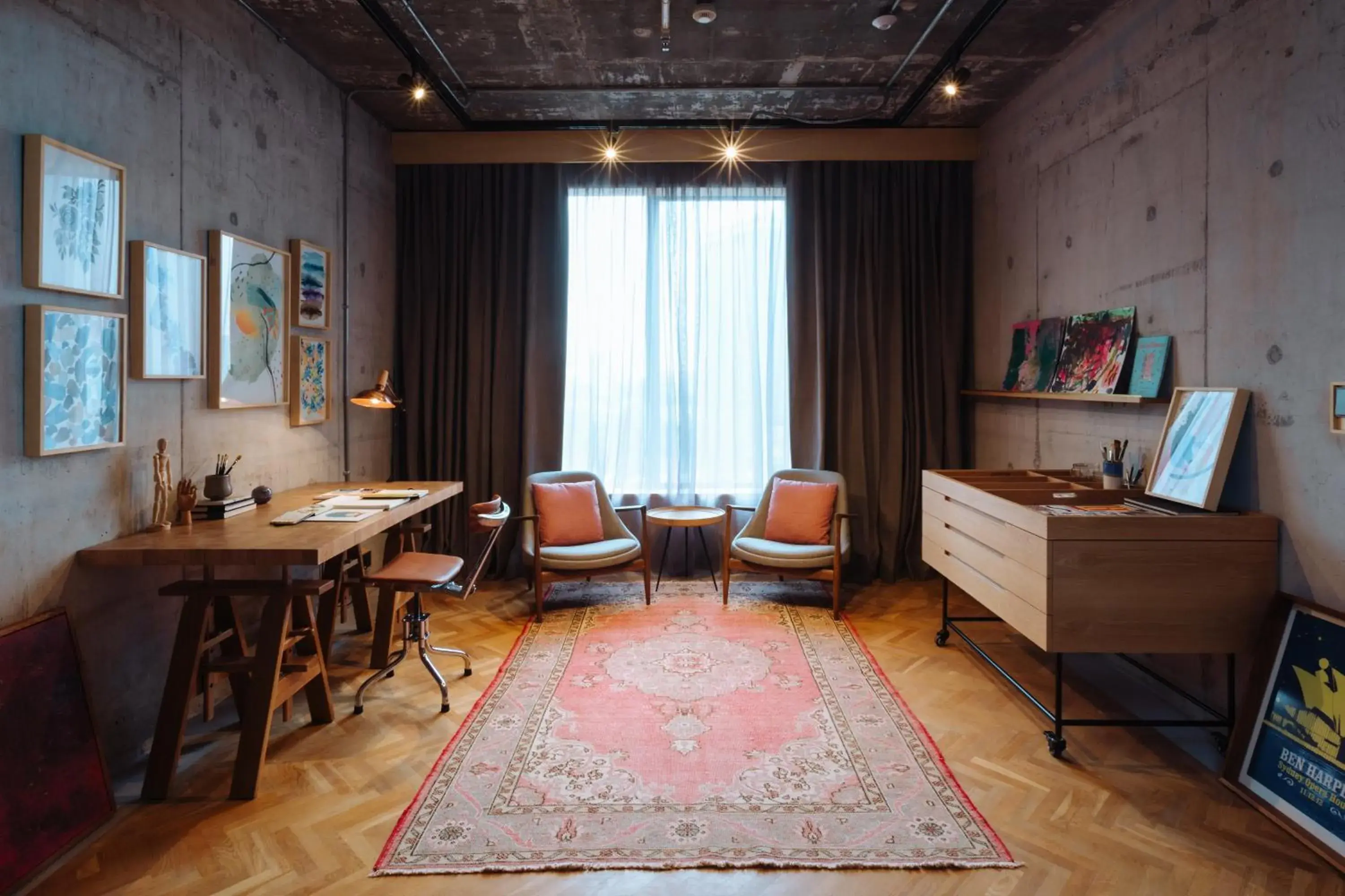 Room to Draw in KLoe Hotel Room to Draw in KLoe Hotel