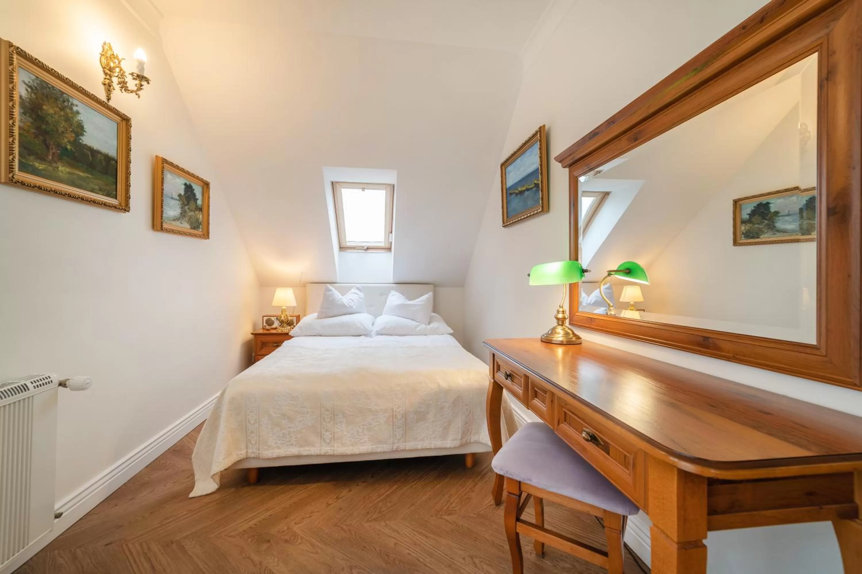 Bedroom, Bed in Pensjonat & Restauracja Admirał